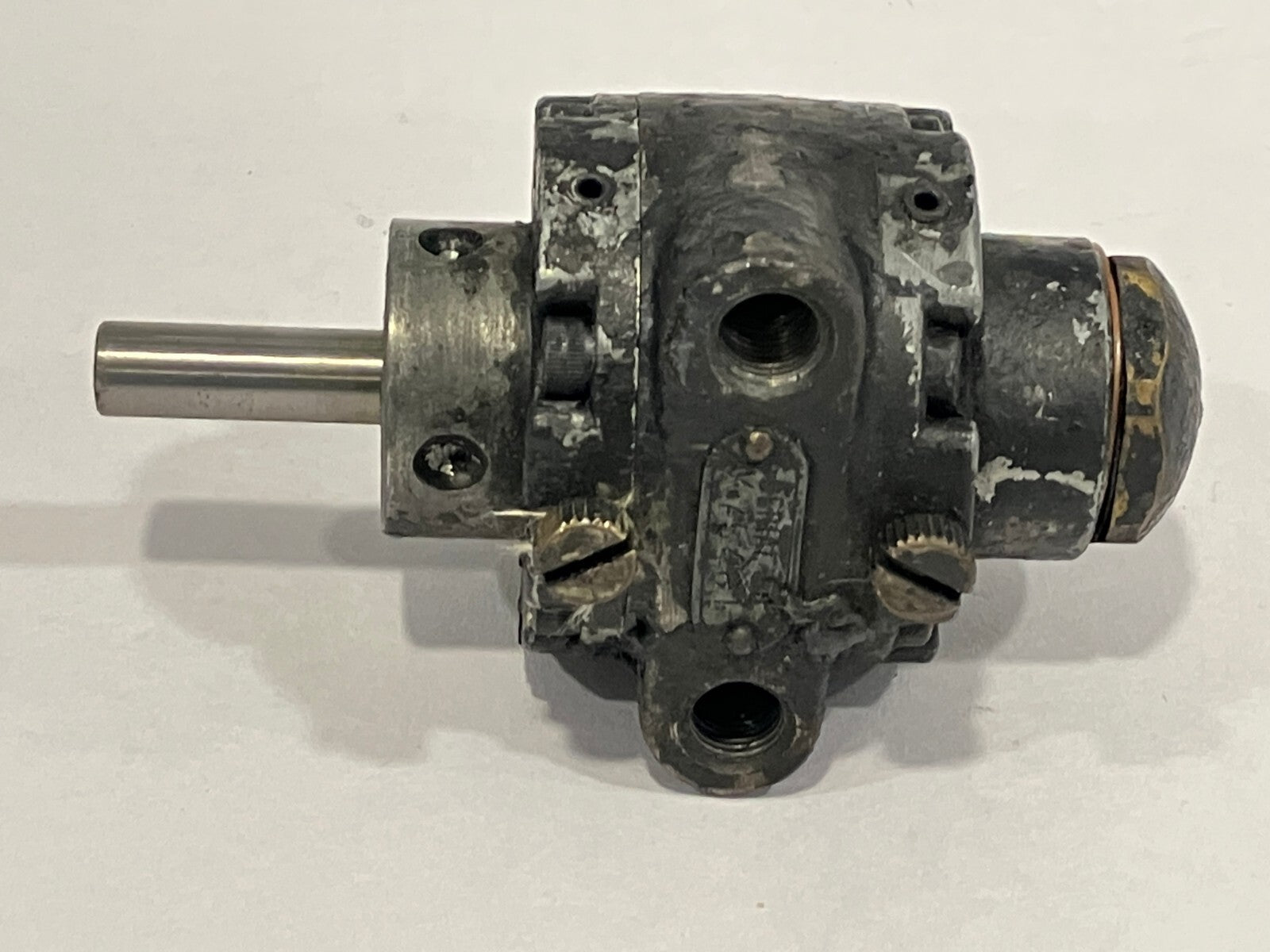 Gast Lubricated Air Motor w/ 3/8" Shaft - Maverick Industrial Sales