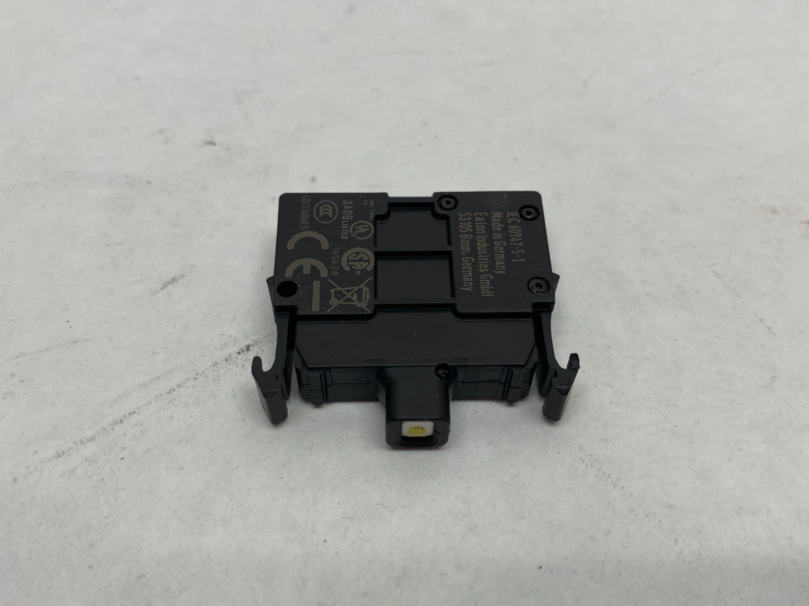 M22-LED-W | Eaton Pushbutton LED Light Unit IP66 NEMA 4X - New – Open box - Maverick Industrial Sales