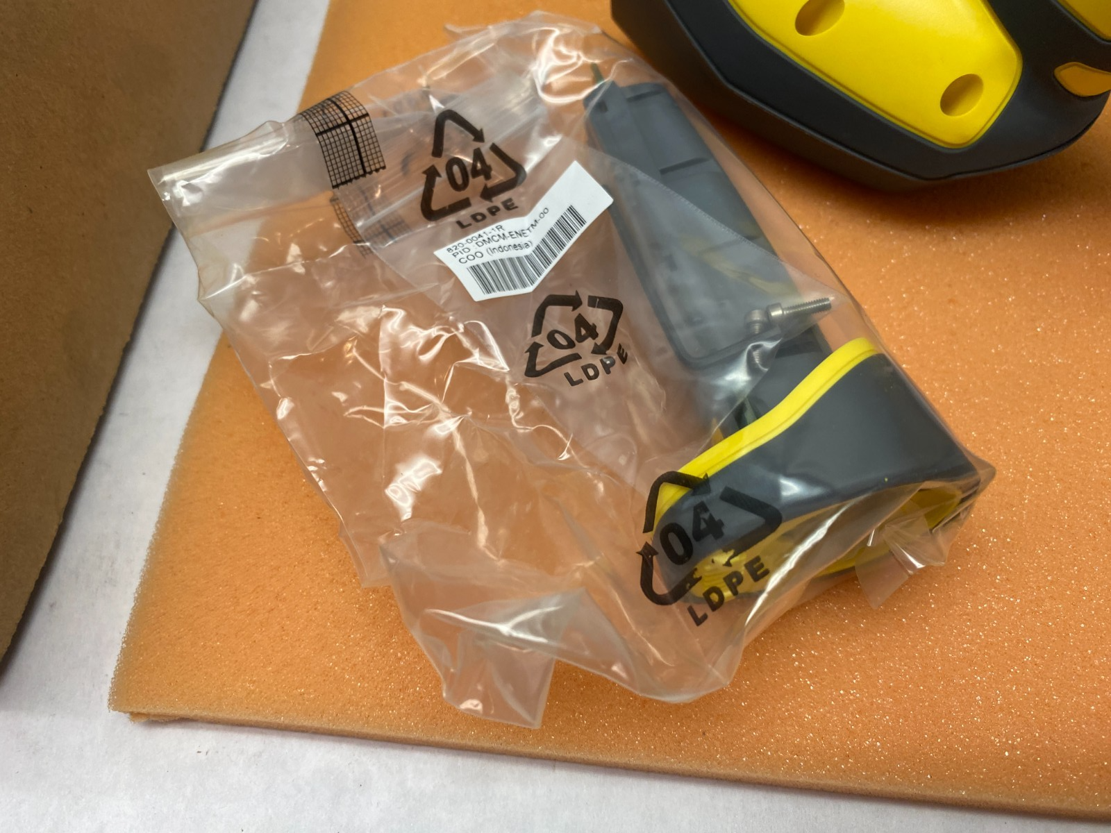 Cognex 825-0579-1R Dataman Handheld Barcode Reader DM8050E w/ Battery Pack - Maverick Industrial Sales