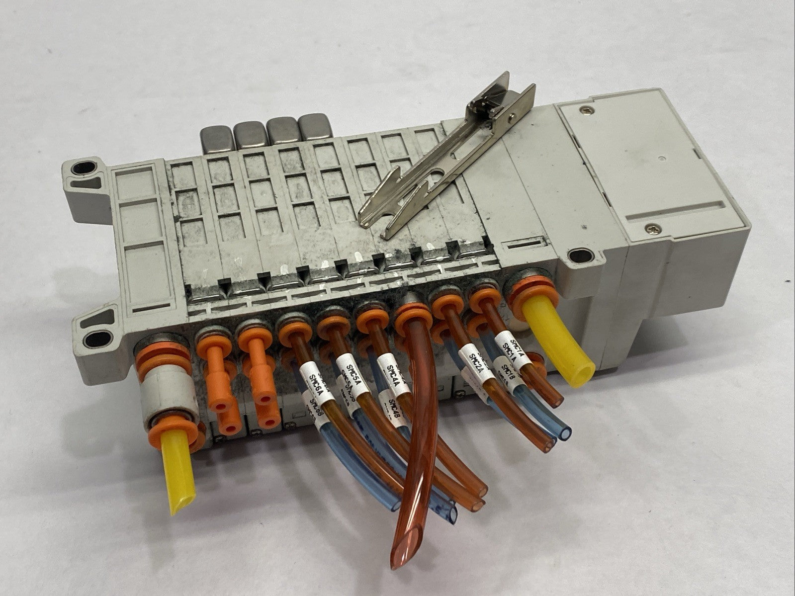 SMC VV5QC11-08N7FD2 Pneumatic Manifold 8-Station w/ 4x VQ1100N-5 4x VQ1400N-51 - Maverick Industrial Sales