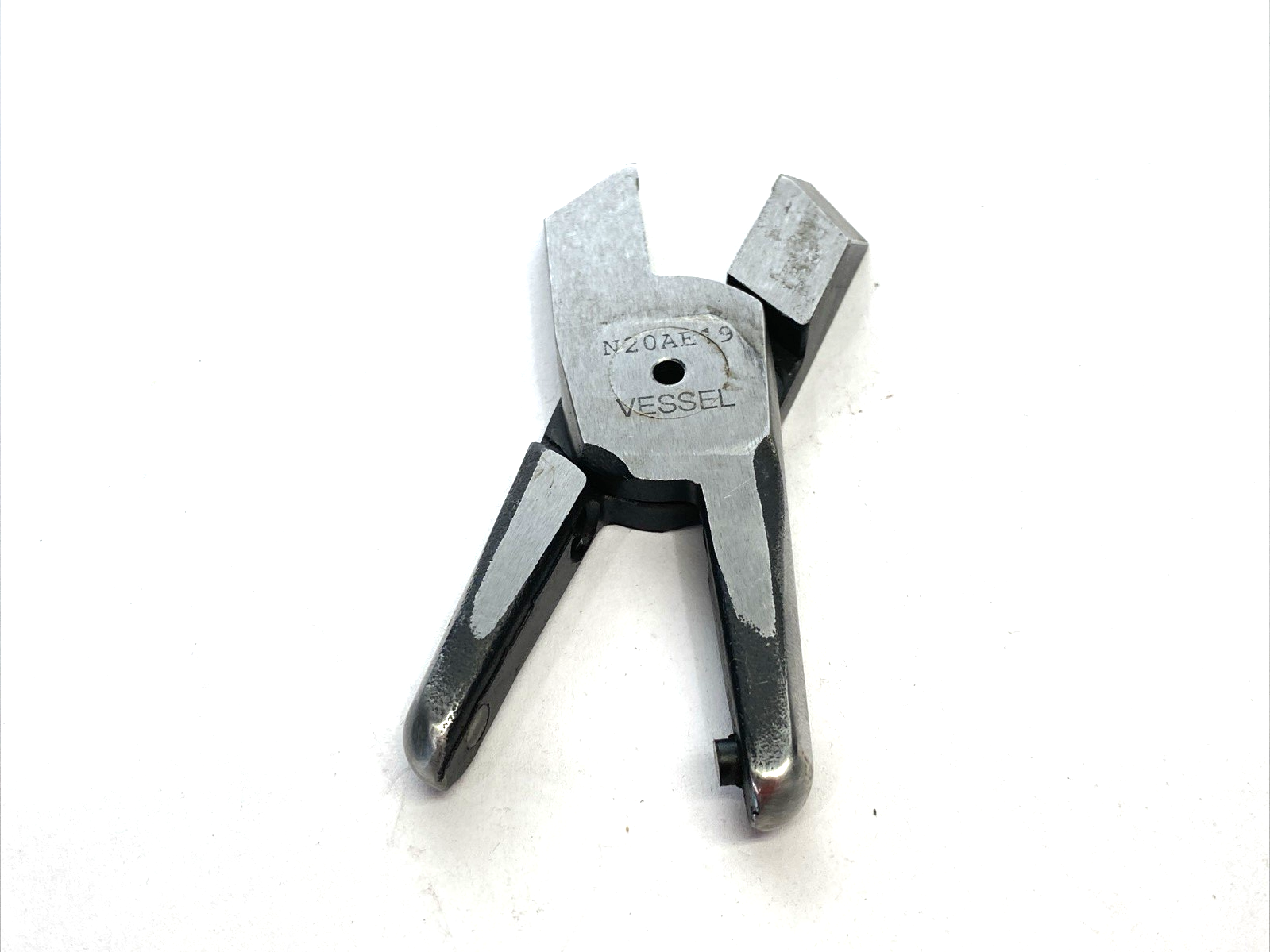 Vessel N20AE19 Angled Nipping Blades for Hand Held Air Nipper - Maverick Industrial Sales
