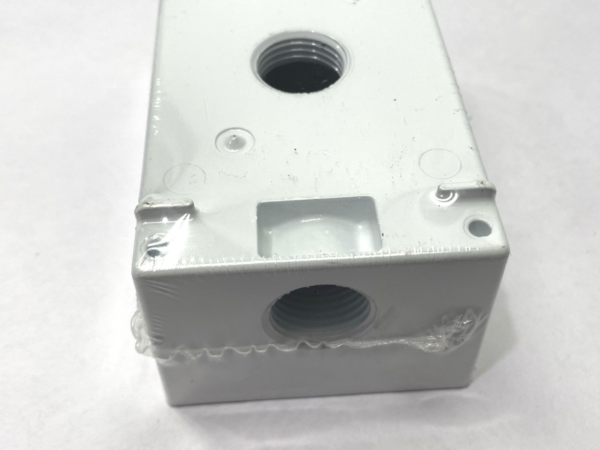 Thomas & Betts DIH3-1-LM-WH White Outlet Box Three Hole 1/2" - Maverick Industrial Sales