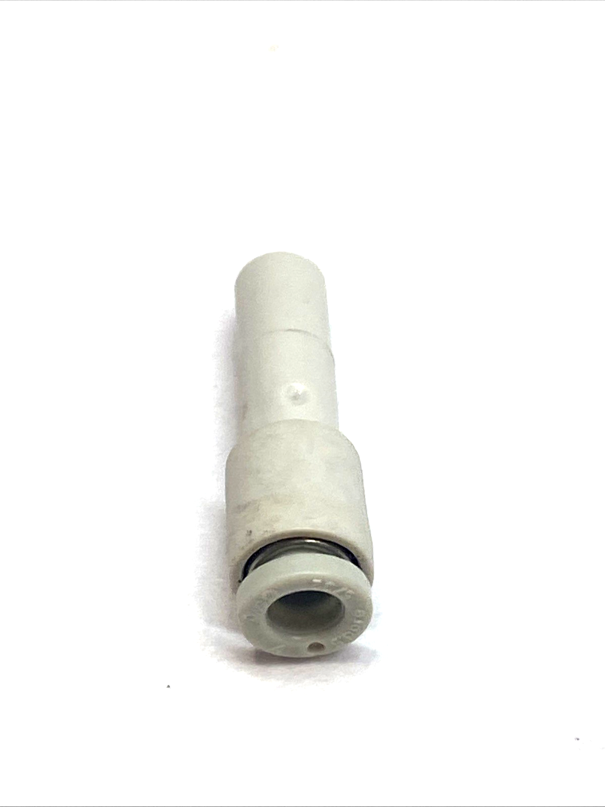 KQ2R04-06A | SMC Plug-In Reducer 4mm Tube 6mm One-Touch Fitting LOT OF 2 - Used - Maverick Industrial Sales