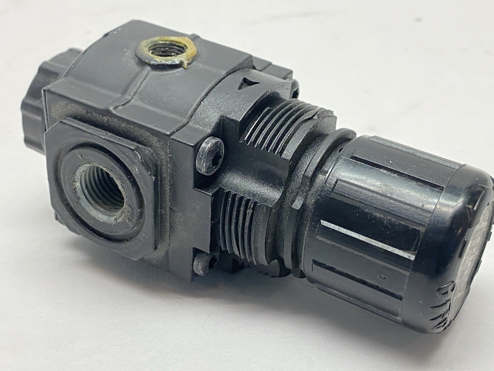 R72G-2GK-NCN | IMI Norgren Pneumatic Pressure Regulator 0-30 PSIG 1/4" - Used - Maverick Industrial Sales