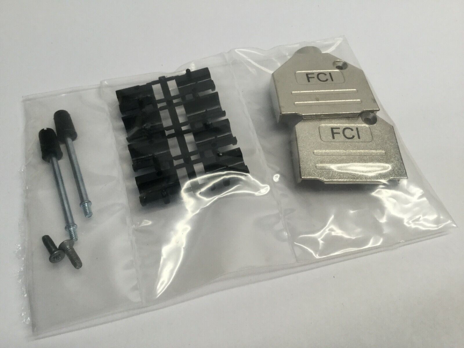 8655MH1501BLF | FCI 8655MH1501BLF Backshell DB15 Metal SHLD