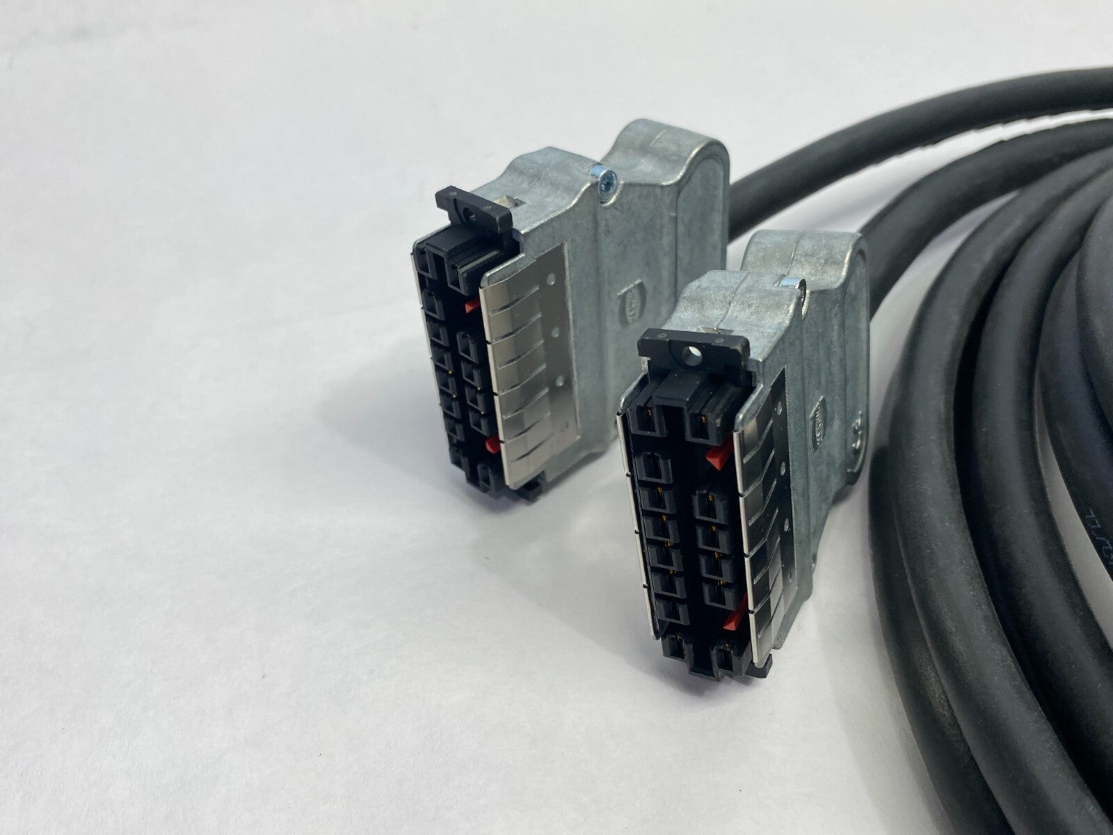 Kuka 395632 Robot Cable Set 4m CON XD30 HY60 - Maverick Industrial Sales