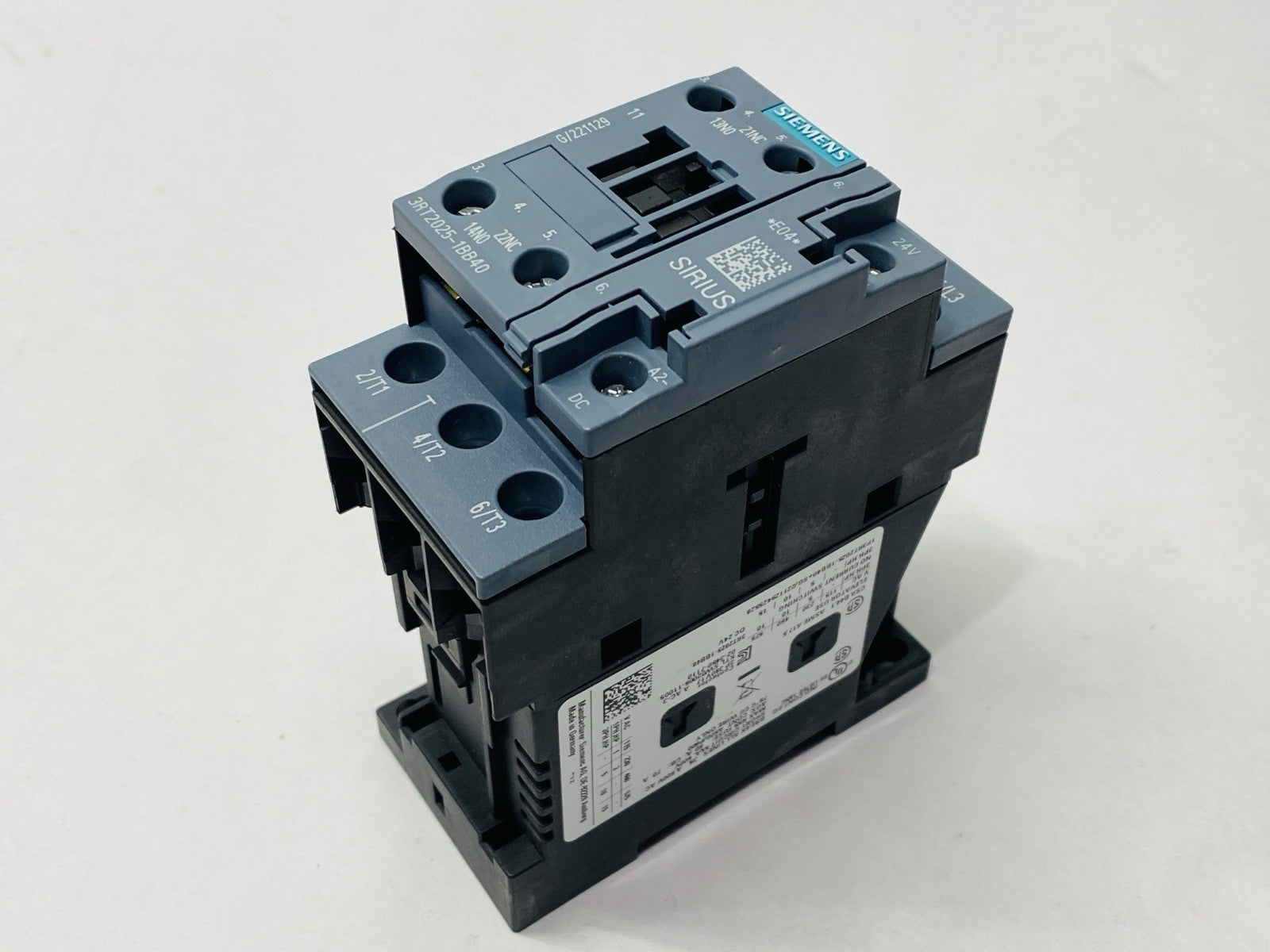Siemens 3RT2025-1BB40 Contactor 3-Pole 17A 7.5kW 400V 24VDC - Maverick Industrial Sales