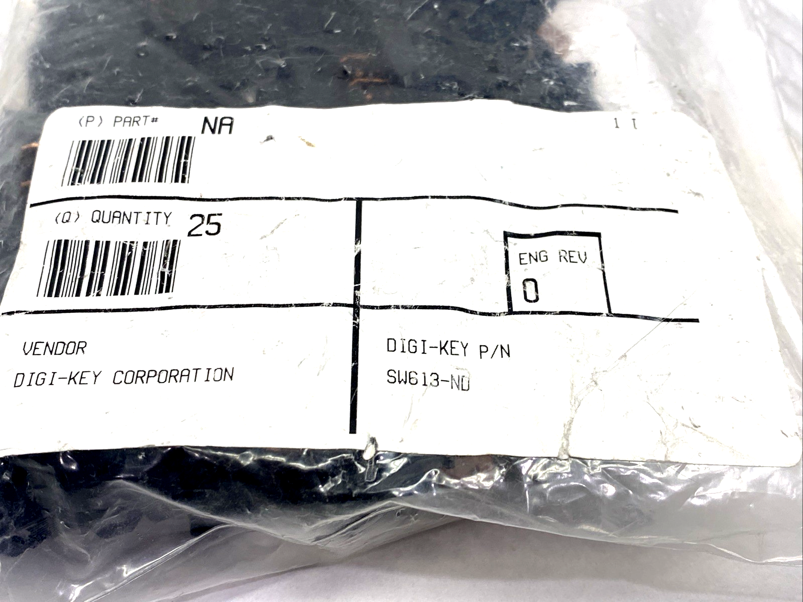 GRS-2011B-2000 | CW Industries Momentary Rocker Switch SPST-NO 13A 125V 25-PACK - New - Maverick Industrial Sales