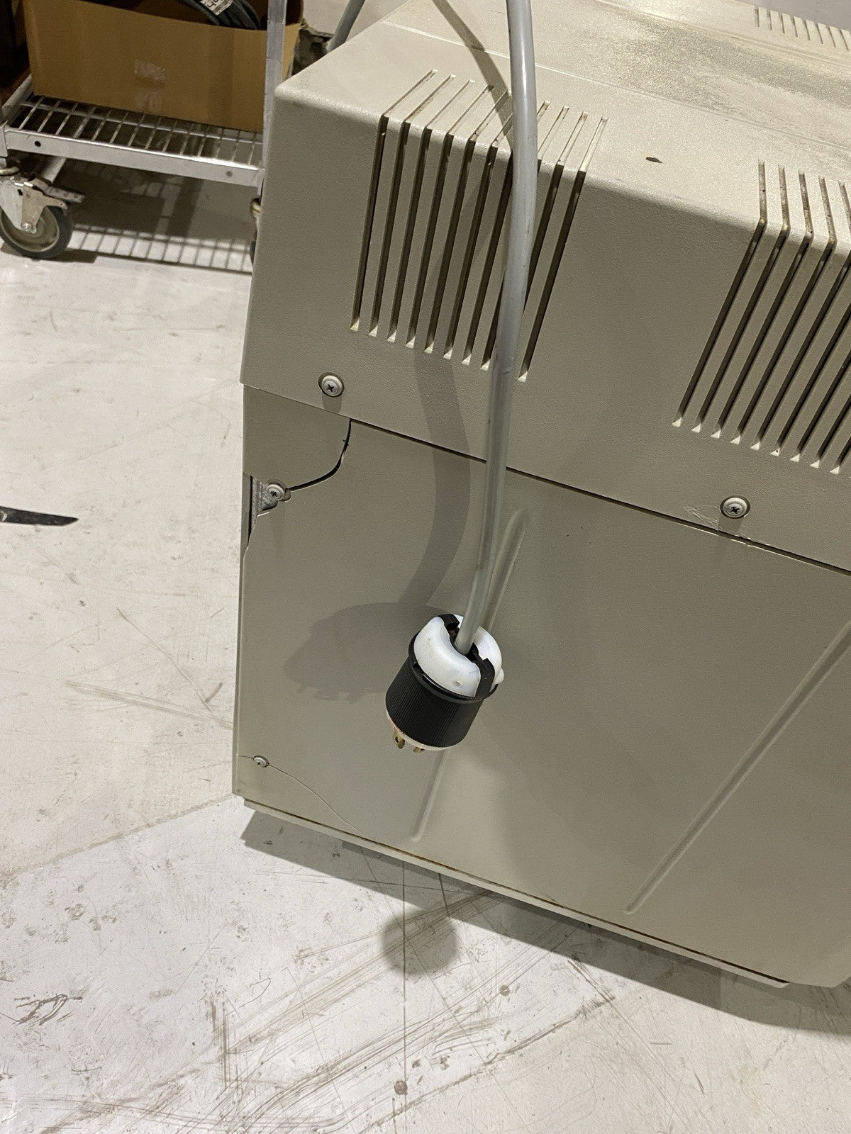 CTI Cryogenics 8135901G001 9600 Series Compressor 380-460V Cracked Casing 3Ph - Maverick Industrial Sales