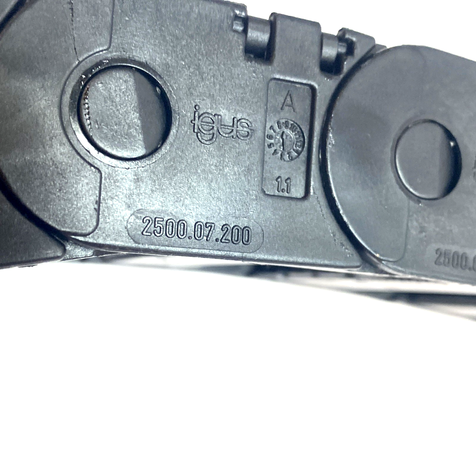 Igus 2500.07.200 Energy chain Link w/ Mounting Bracket Set 2070.12PZ - Maverick Industrial Sales