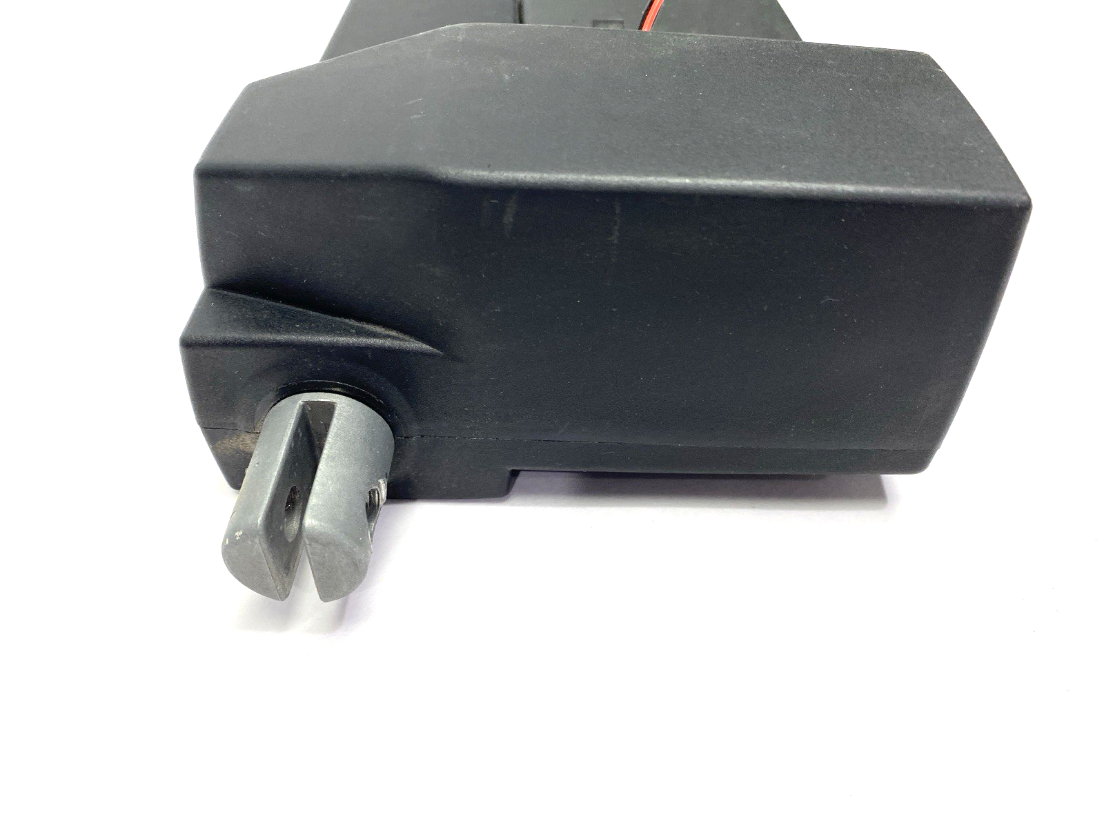 LA31-U078-00 | Linak Careline Linear Actuator w/ CB07-U0030-00 Control Box - For parts or not working - Maverick Industrial Sales