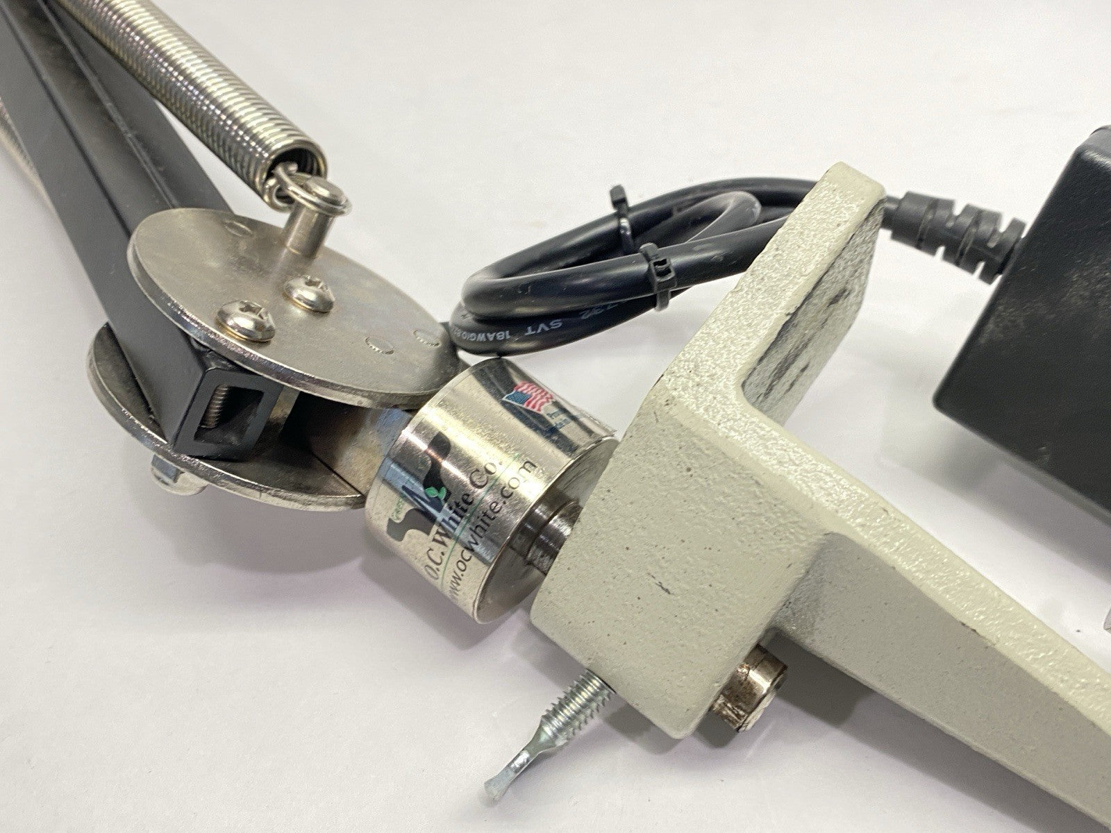 82400-4-B | O.C. White Green-Lite 7"x5.25" ESD Safe Magnifying Lamp BAD ARM - For parts or not working - Maverick Industrial Sales