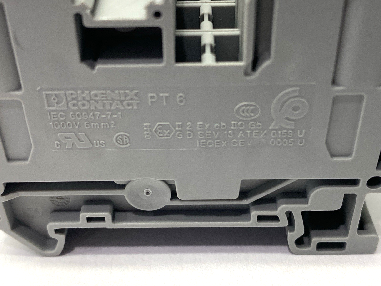PT 6 | Phoenix Contact Feed-Through Terminal Block 3211813 LOT OF 12 - Used - Maverick Industrial Sales