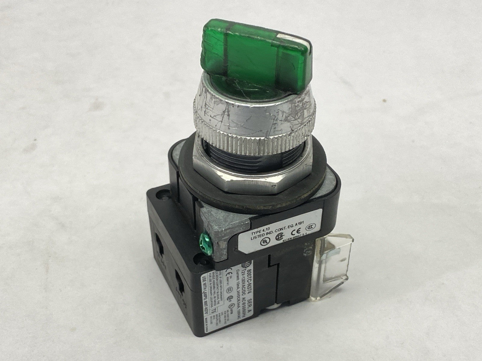 800T-2JGH5KB7AX | Allen Bradley Ser V Selector Switch 30mm Green 12-130V 0.204W - Used - Maverick Industrial Sales