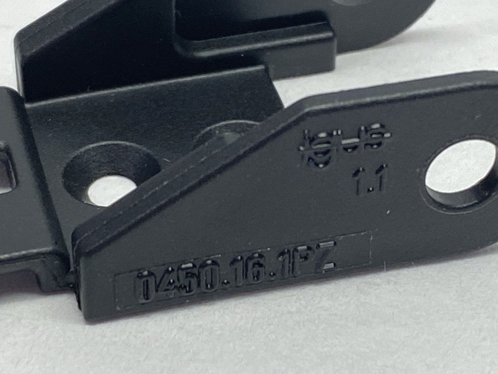 0450-16-12PZ | Igus E2 Micro 045 Energy Chain Mounting Bracket Set With Tiewrap - New Other - Maverick Industrial Sales
