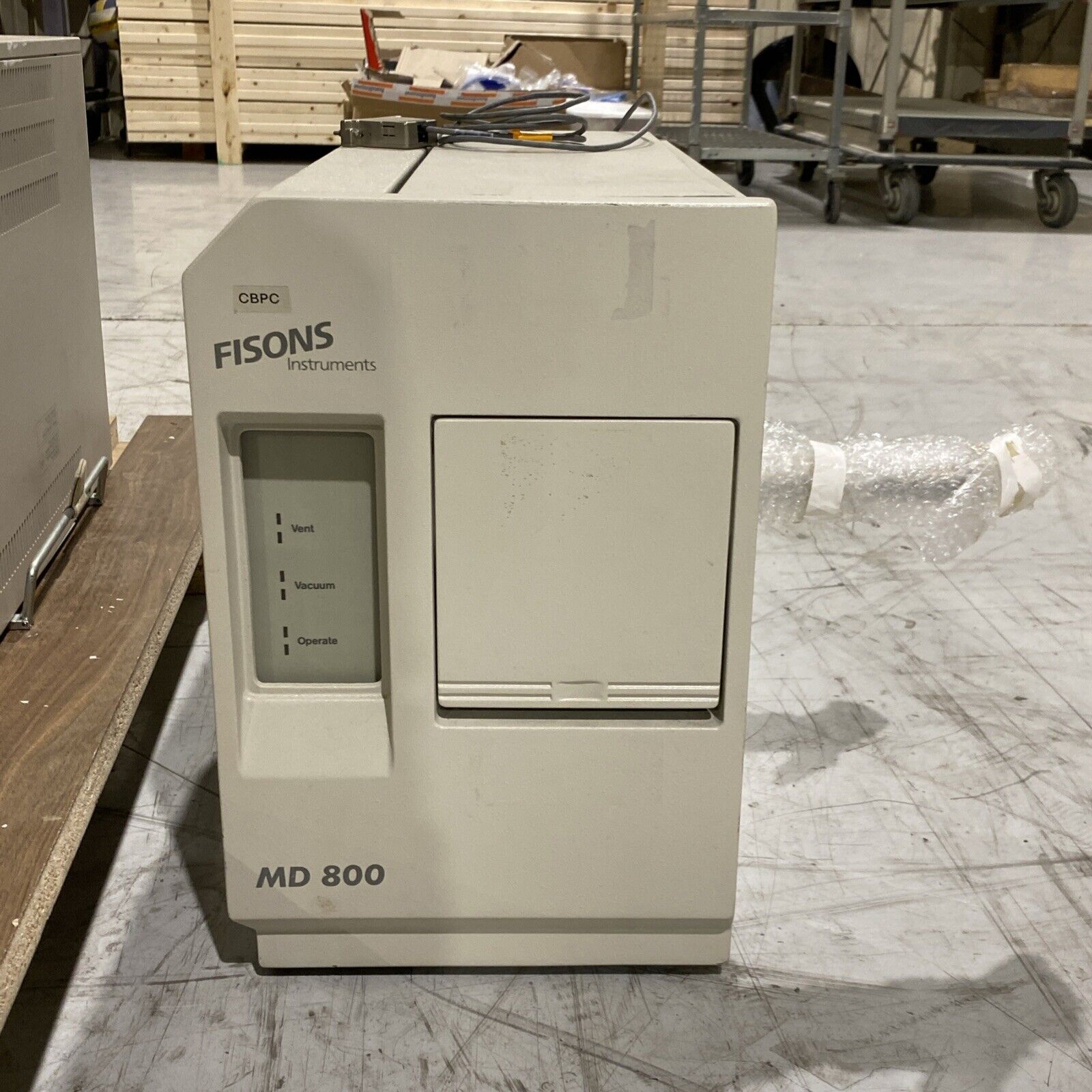 Fisons Gas Chromatograph Model GC8000 series 8035 with MD800 FOR PARTS - Maverick Industrial Sales