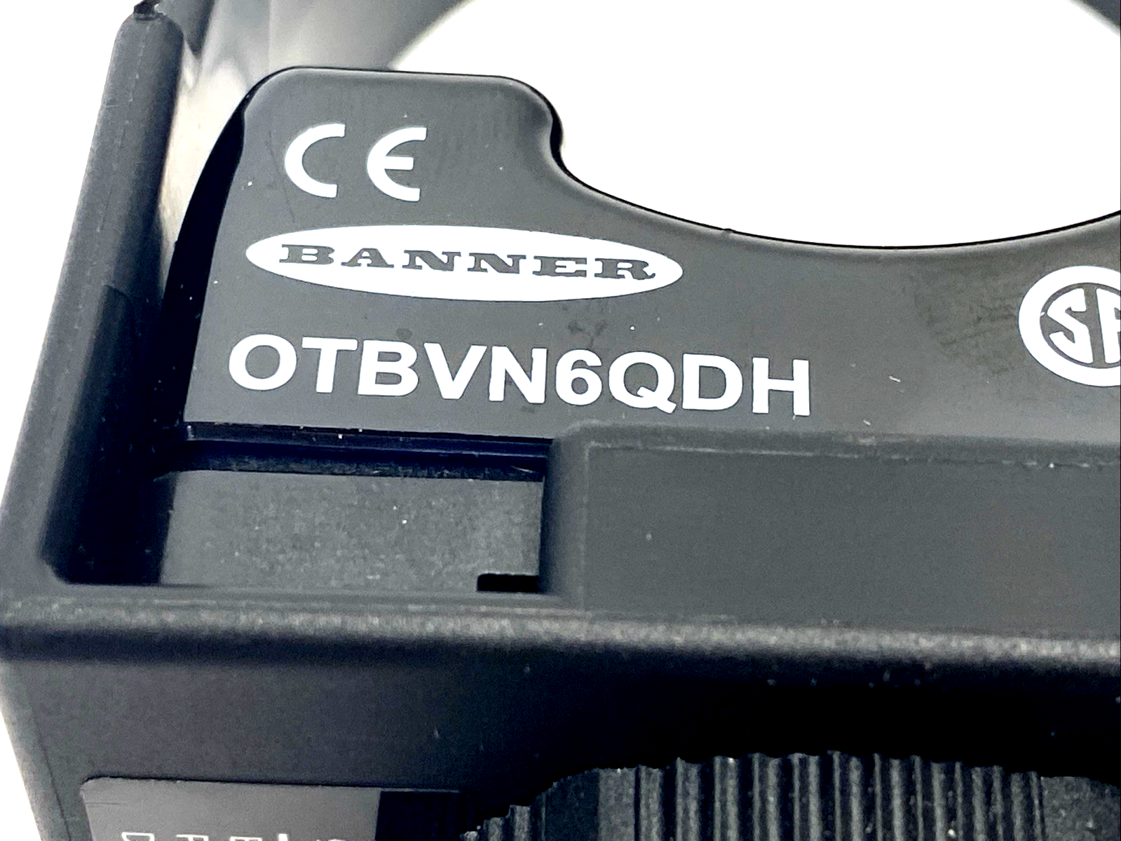 Banner OTBVN6QDH Momentary Action Optical Touch Button M12 4-Pin 62415 - Maverick Industrial Sales