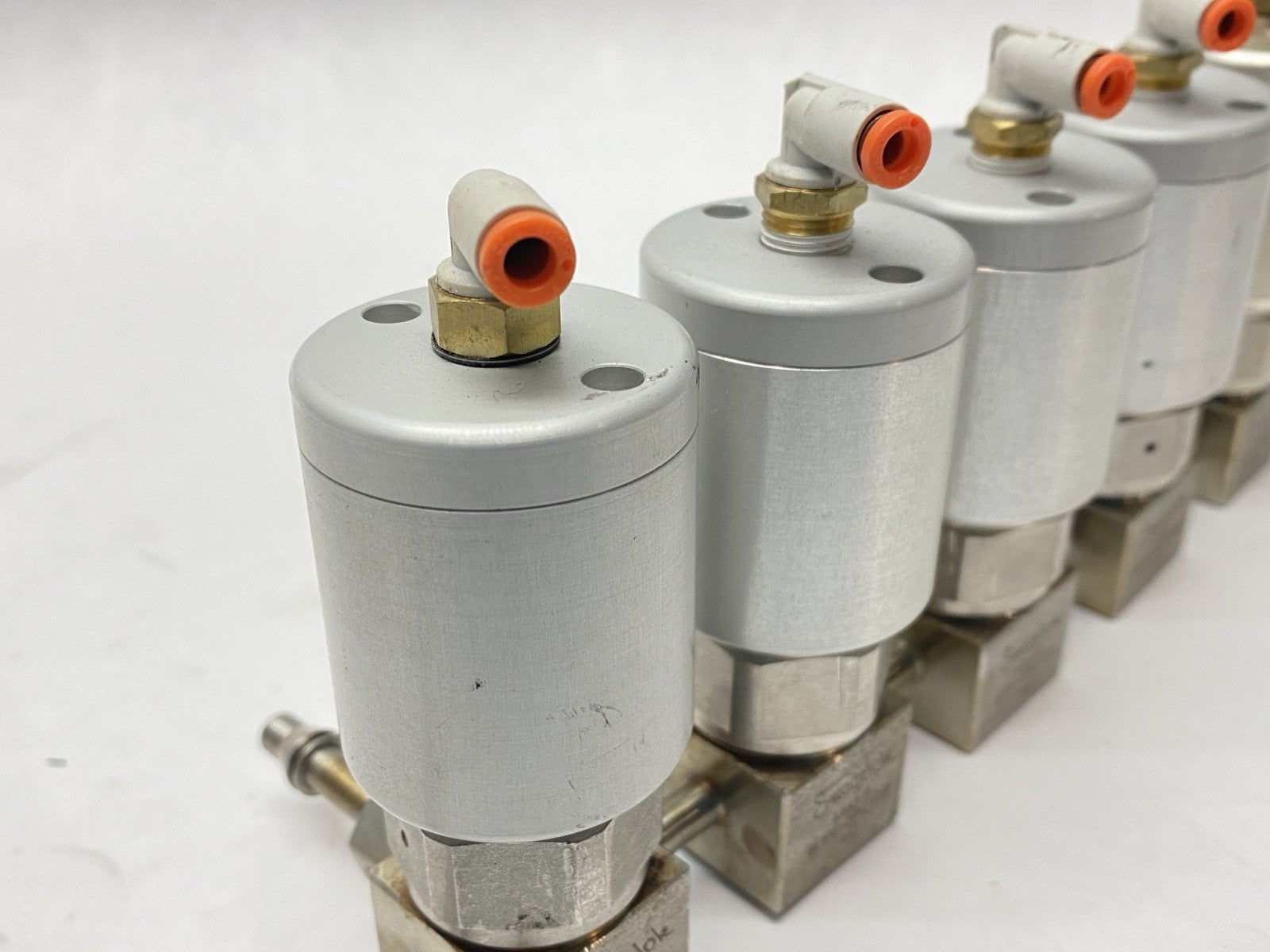 6LVV-DPC111P-C | Swagelok Ultrahigh-Purity Shutoff Diaphragm Valves 6LVV-DPL11P-C - Used - Maverick Industrial Sales