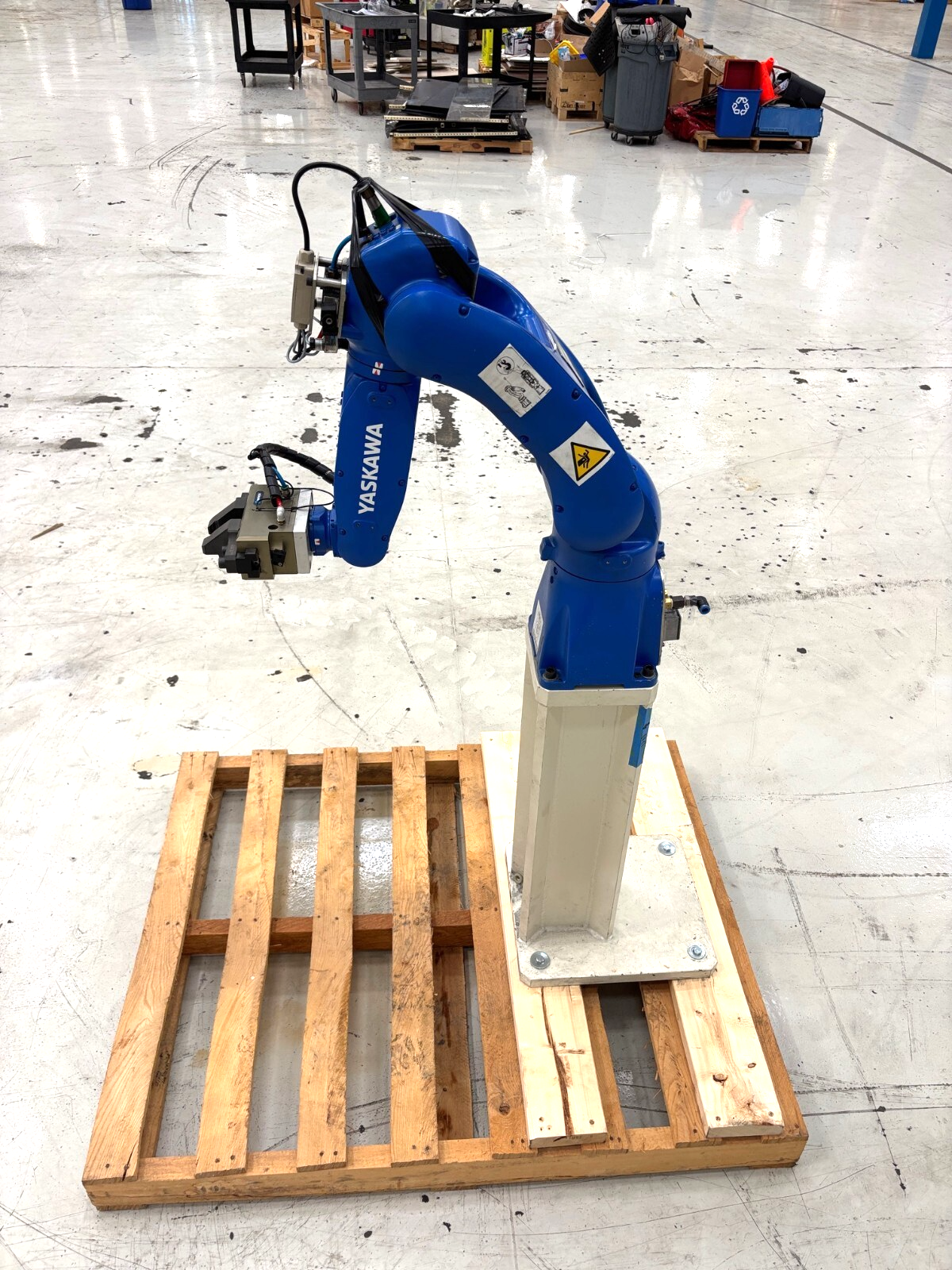 Yaskawa YR-1-06VX8-A00 Robot Arm & Pedestal, 8 KG Payload, 2017 - Maverick Industrial Sales