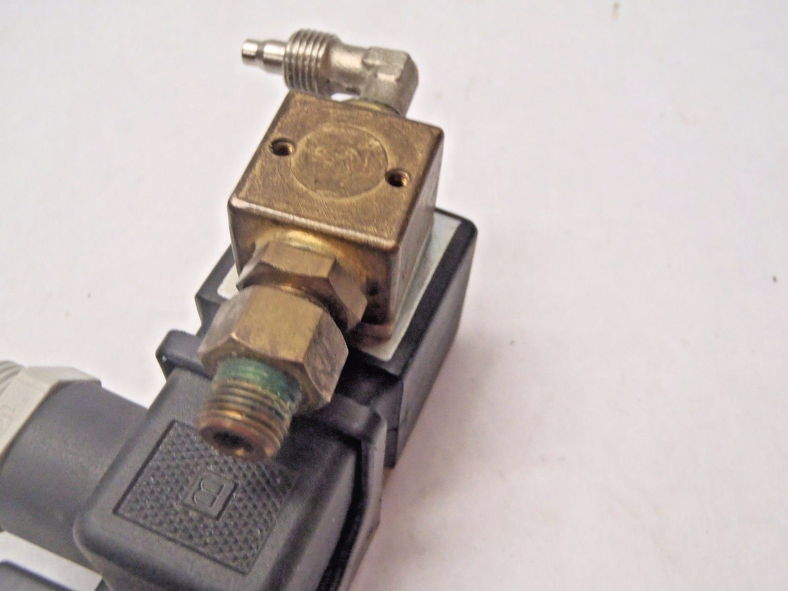 120-307-1-22012 | Concordia Valve w/ Lutze LRC-V3-N 0,68 - Used - Maverick Industrial Sales