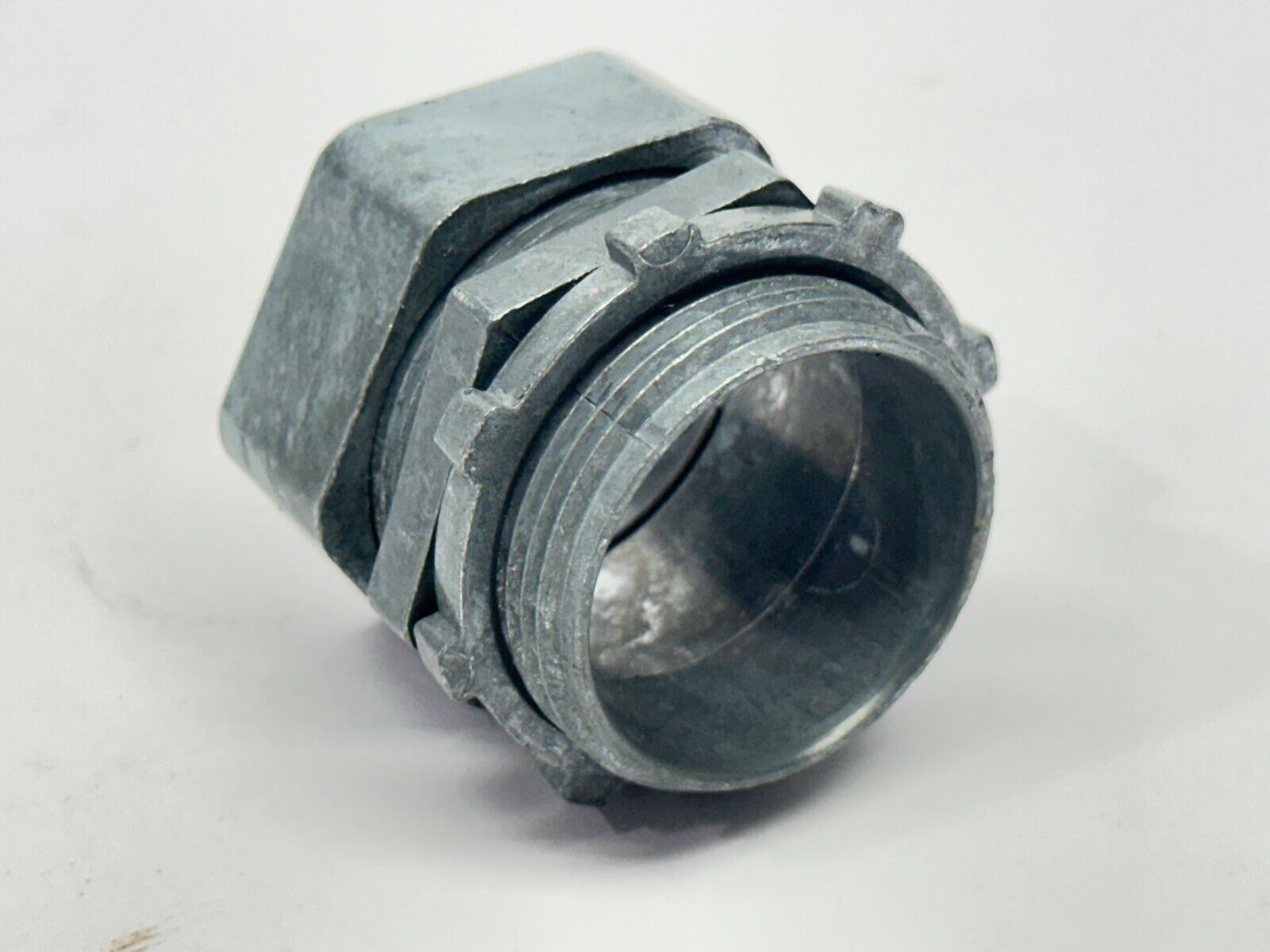 Regal 5394-60400 604 E.M.T. Connector Compression Type 1-1/4" LOT OF 10 - Maverick Industrial Sales