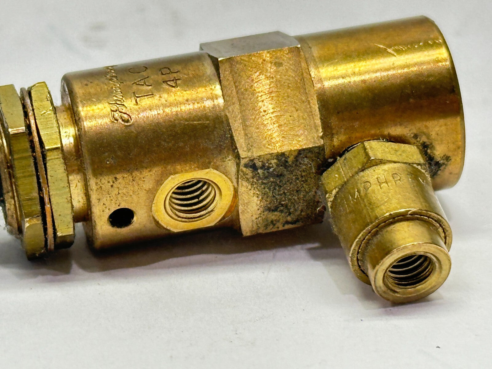 Humphrey 4P TAC Miniature Push Button Valve 2-Position 10-32 UNF - Maverick Industrial Sales