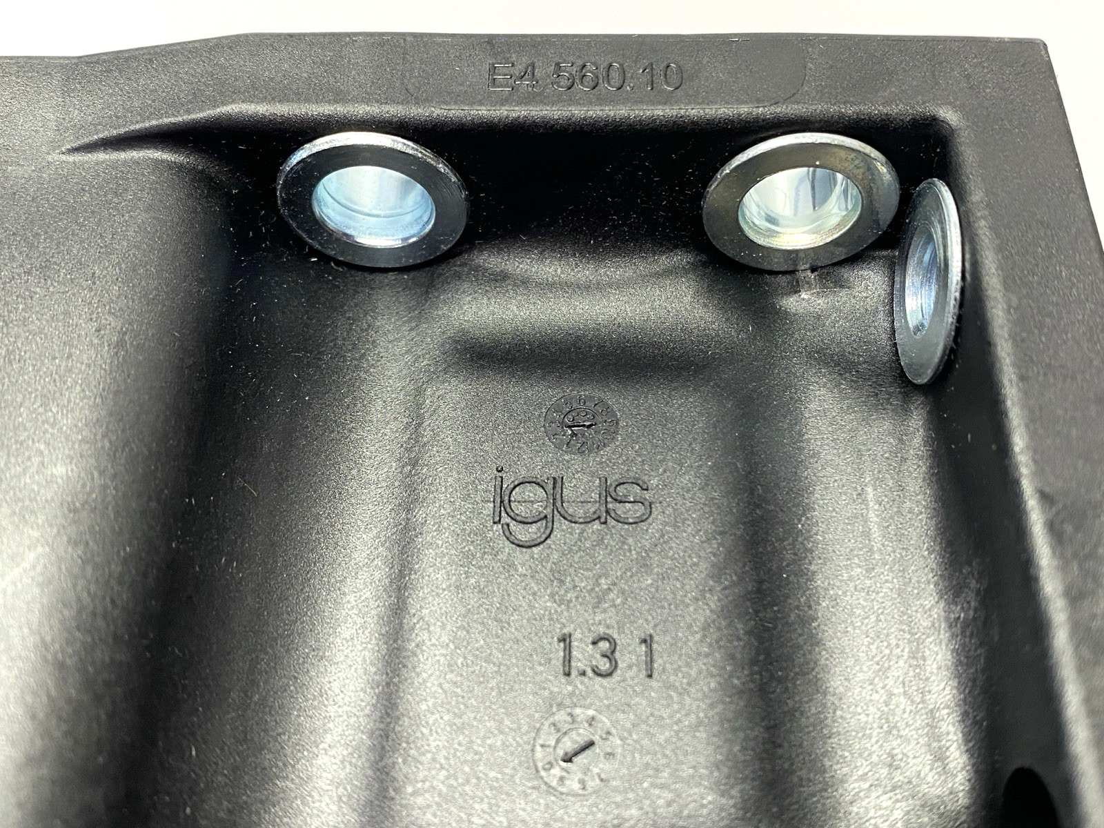 Igus E4-560-10 E-Chain Mounting Bracket - Maverick Industrial Sales