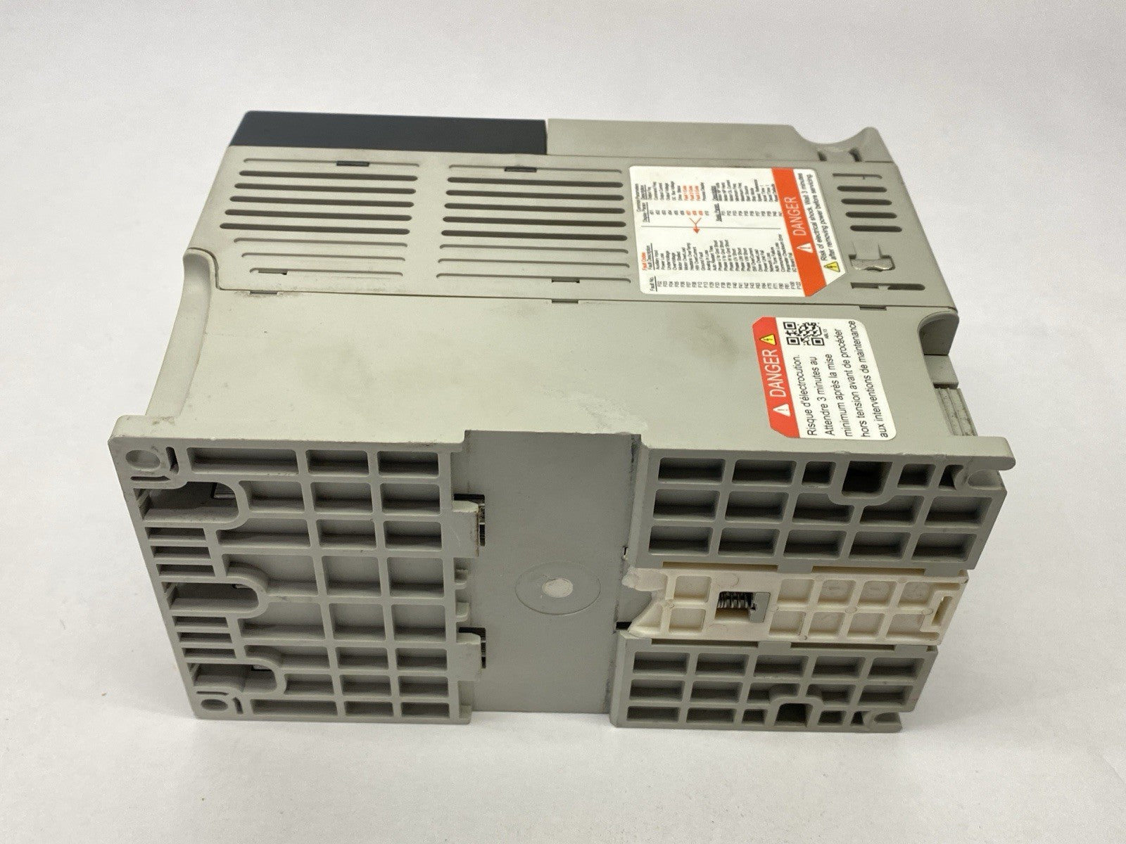Allen Bradley 22A-D6P0N104 Ser A PowerFlex AC Drive 4 2.2kW 3HP - Maverick Industrial Sales