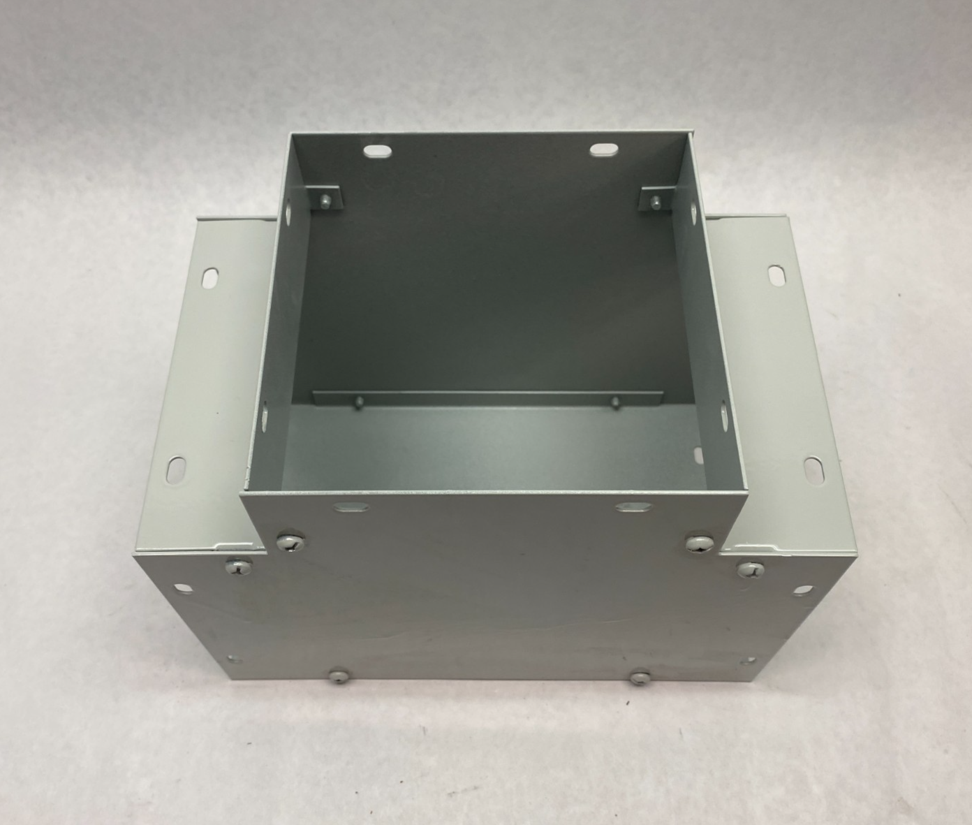 F66GT | Hoffman nVent Flush Tee Fitting 6" x 6" 90-Deg PAINTED WHITE - New – Open box - Maverick Industrial Sales