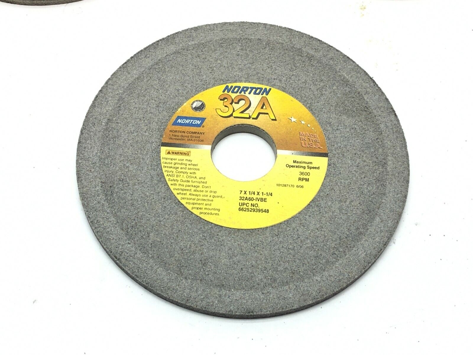 Norton 32A60-IVBE Grinding Wheels 1-1/4" Bore 3600 RPM LOT OF 5 - Maverick Industrial Sales