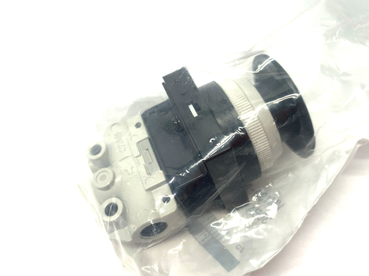 VM130-N01-30BA | SMC Mechanical Poppet Valve, Push Activated, Body Port 1/8" NPT - New - Maverick Industrial Sales