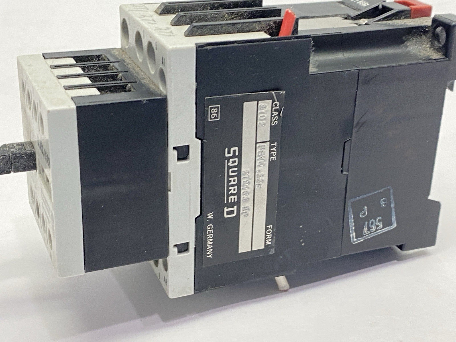 Square D PE.400E Contactor 32A 660V w/ P4.22 Auxiliary Contact 12A 660V - Maverick Industrial Sales