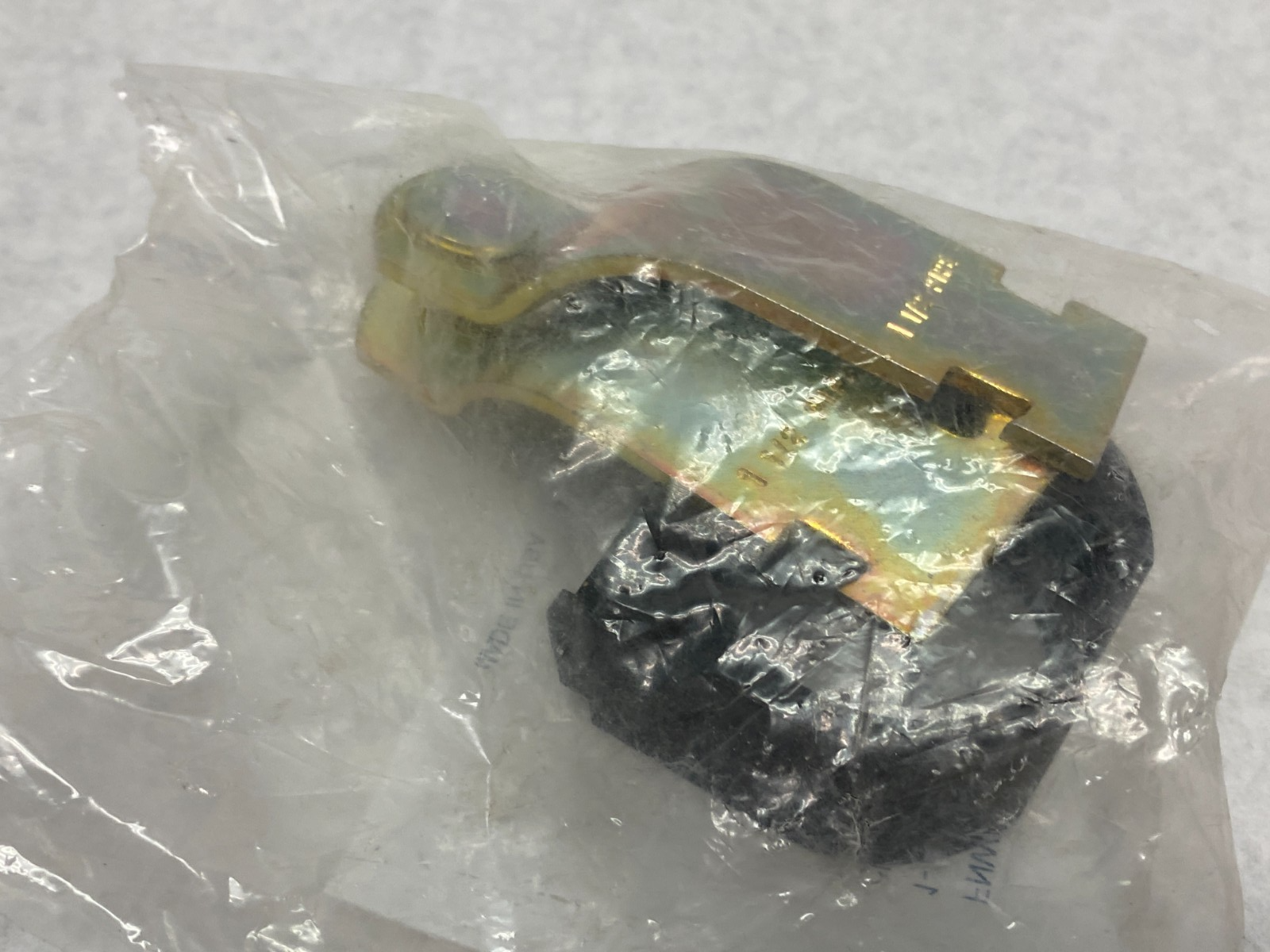 FNW7815Y0150 | FNW Figure 7815 1-1/2 in. Yellow Zinc Cushioned Pipe Strut Clamp - New - Maverick Industrial Sales