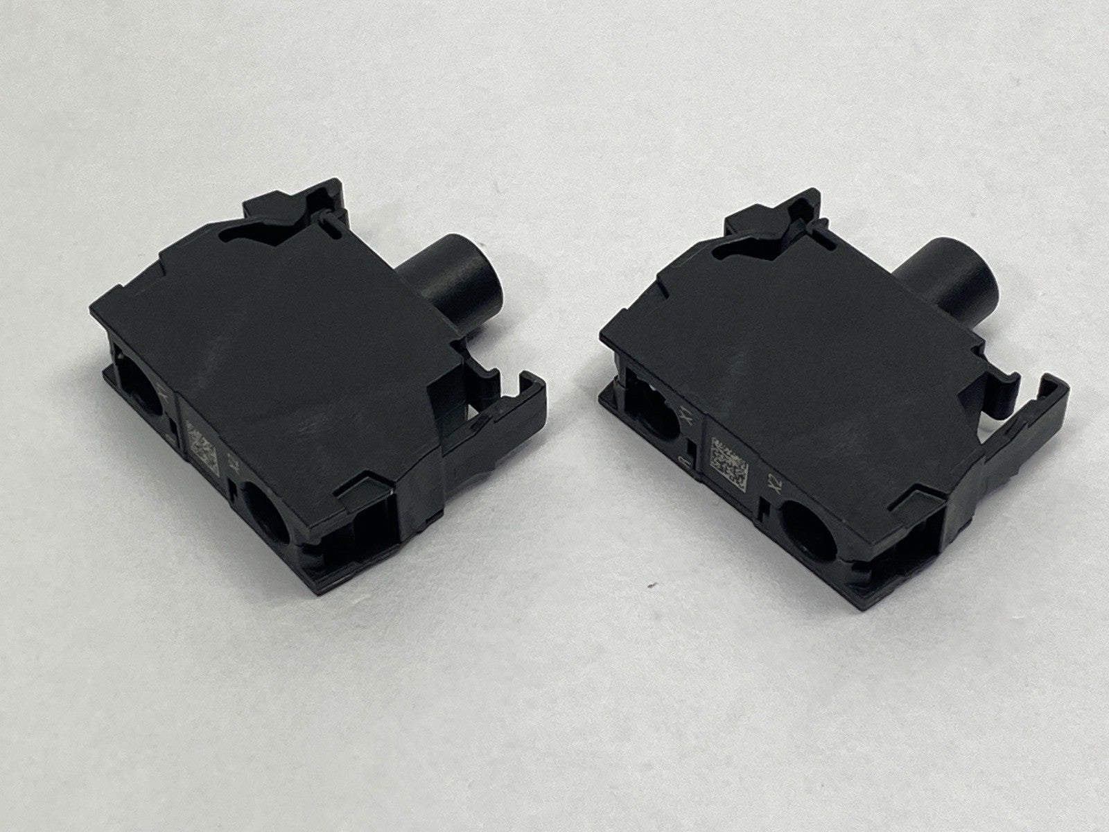 Siemens 3SU1401-1BB20-1AA0 LED Contact Module LOT OF 2 - Maverick Industrial Sales