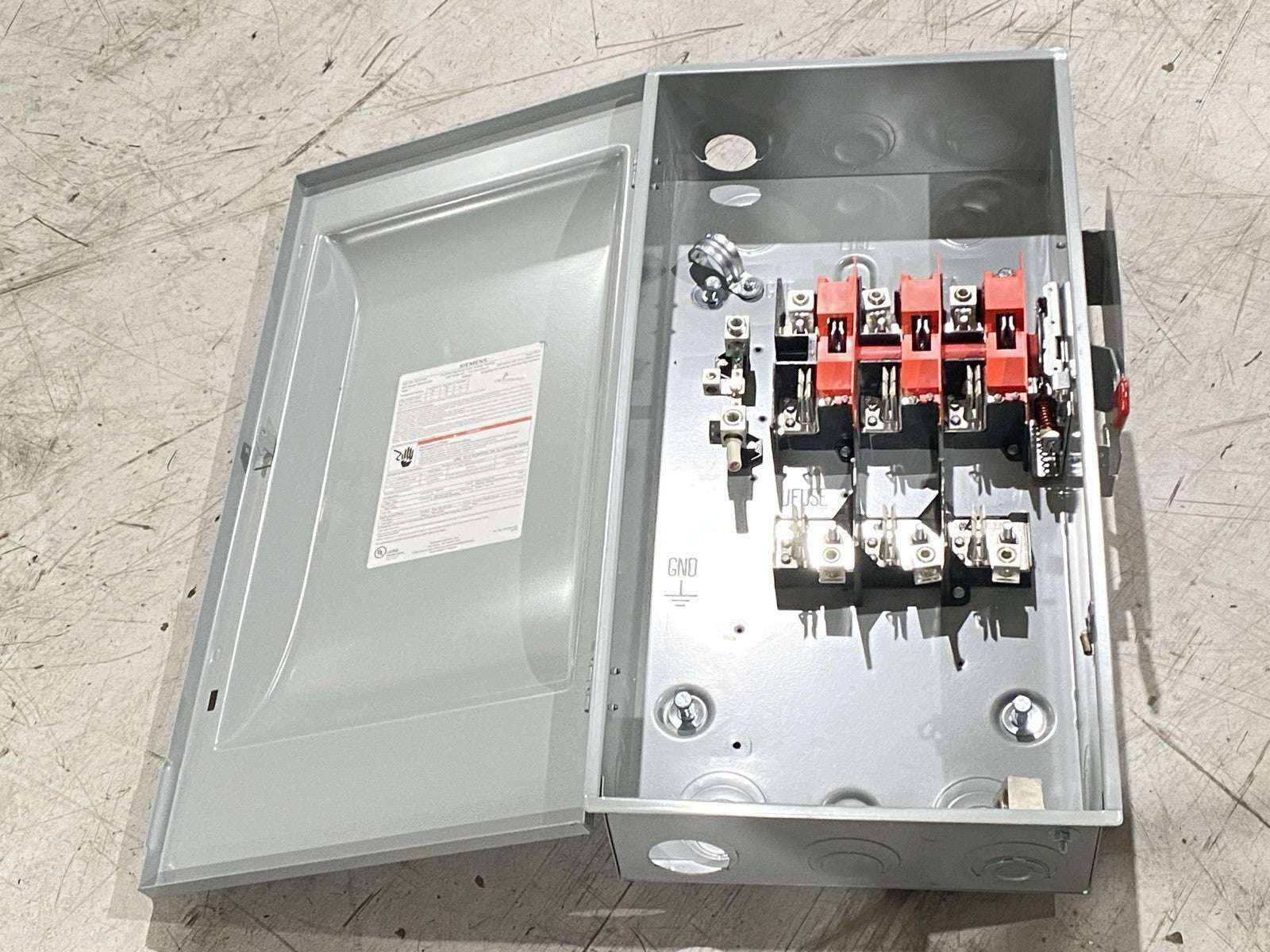 GF324N | Siemens General Duty Safety Switch 200A 240VAC 250VDC 60HP - Used - Maverick Industrial Sales
