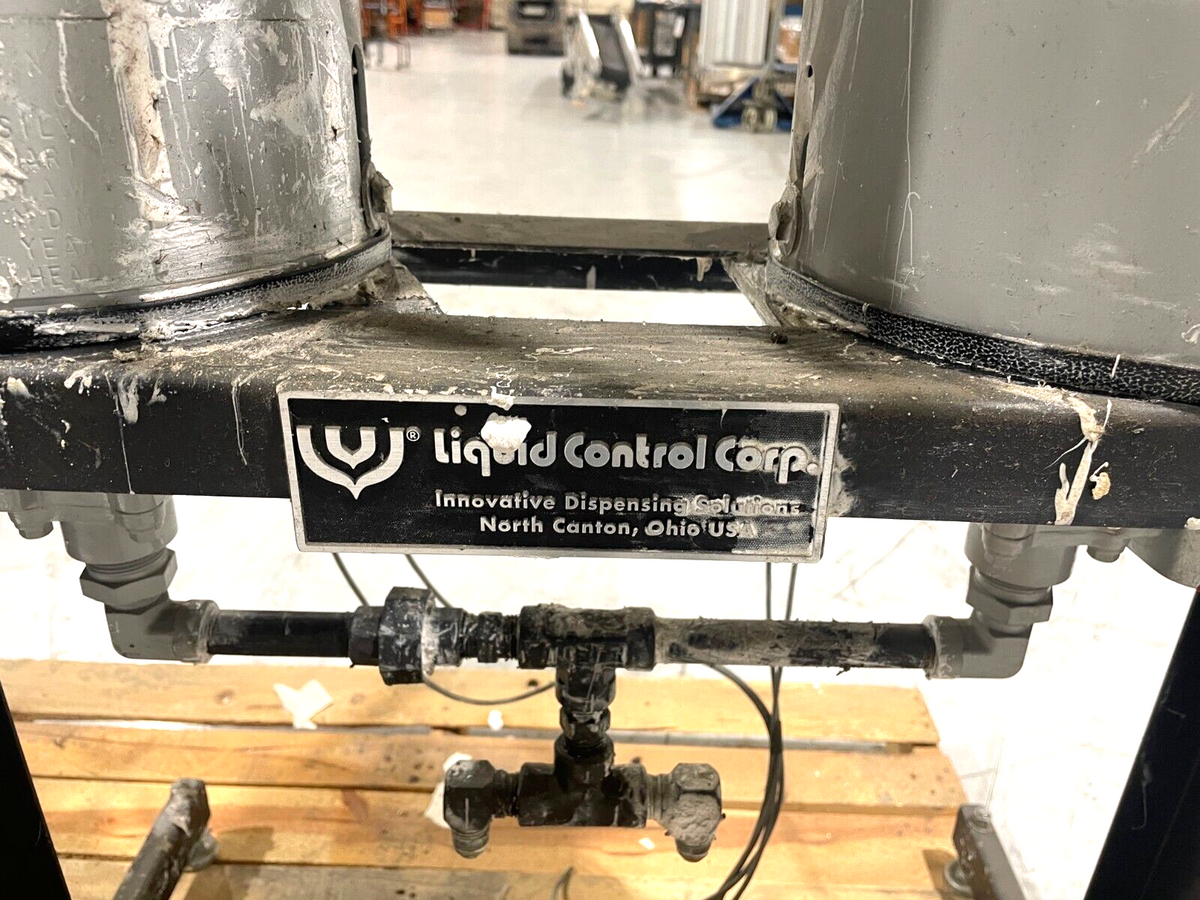 | Liquid Control Tanks ARO 651605 Pump, Welch Duo-Seal Vacuum, Silicone Dispensing - Used - Maverick Industrial Sales