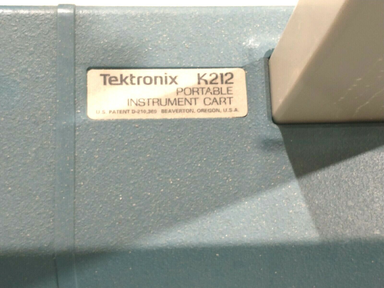 Tektronix 2224 60MHz 2-Channel Digital Storage Oscilloscope & K212 Portable Cart - Maverick Industrial Sales