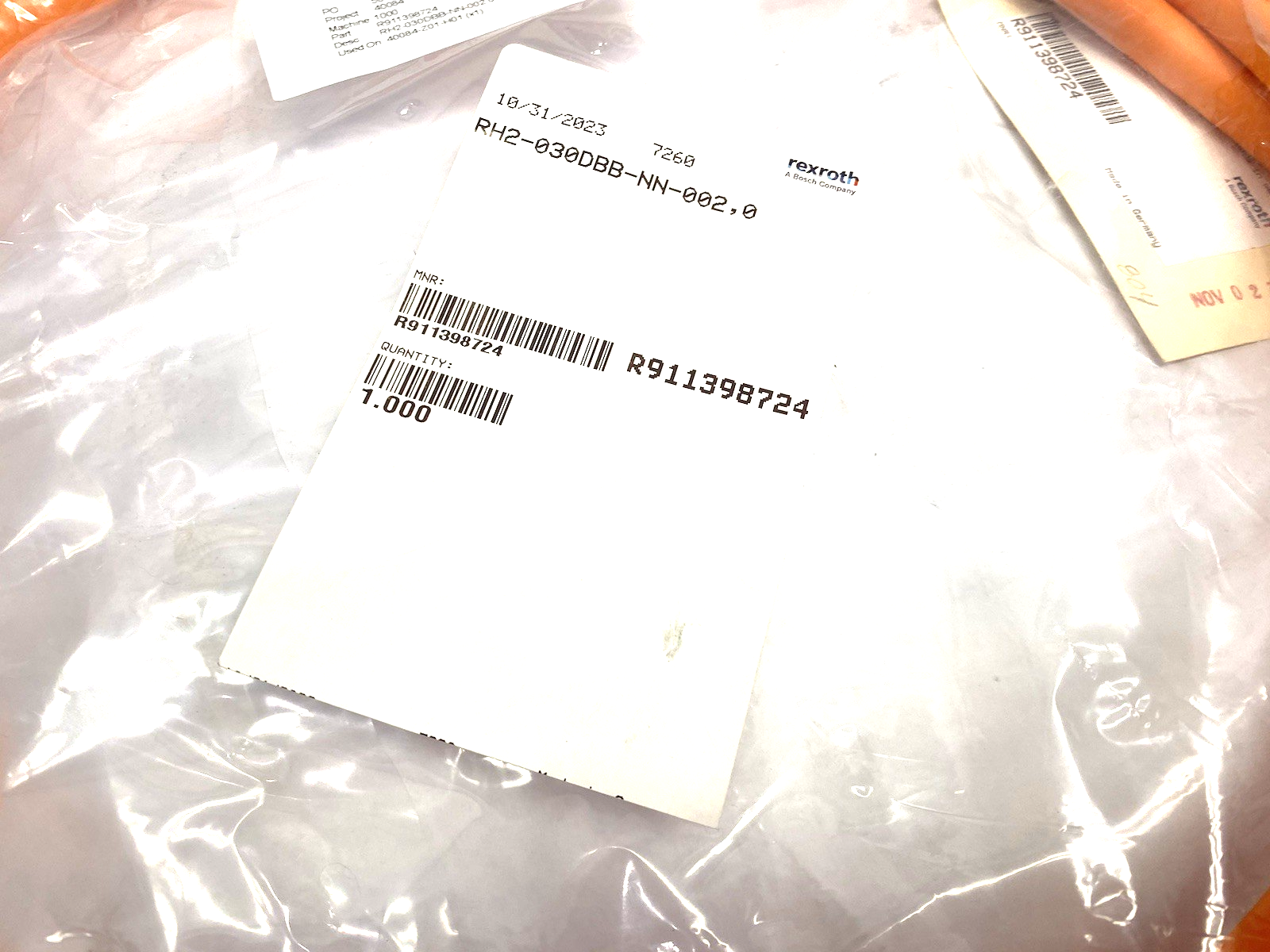 R911398724 | Bosch Rexroth Hybrid Servo Motor Cable 2m Length RH2-030DBB-NN-002,0 - New - Maverick Industrial Sales