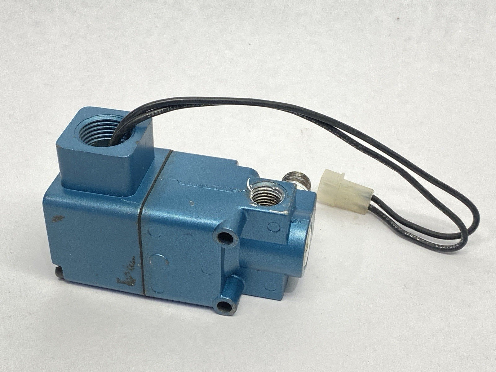 250B-611CAAA | Mac Valves Solenoid Valve 24VDC 8.5W - Used - Maverick Industrial Sales