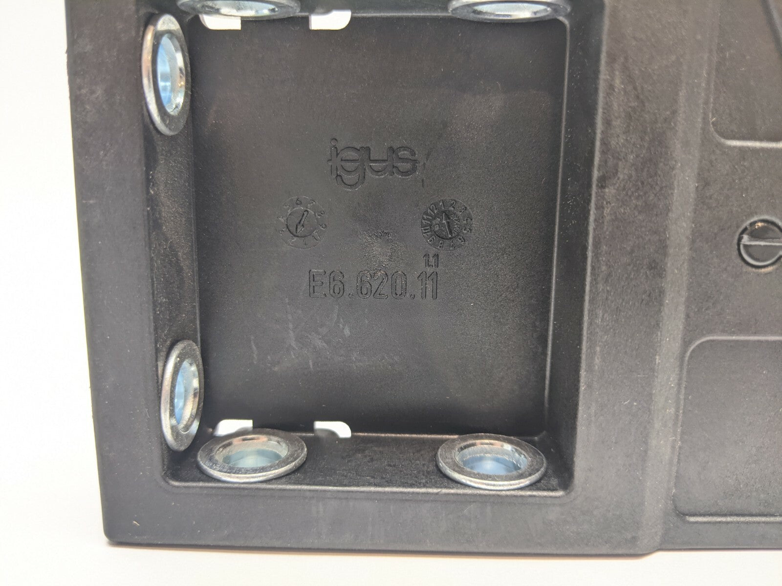 igus E6.62 KMA Mounting Bracket Set E6.620.10 11 20 21 - Maverick Industrial Sales