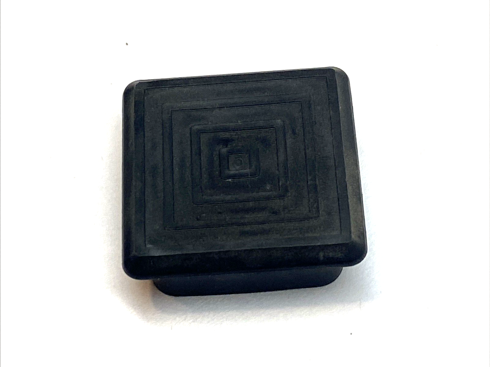 FP-241 | Caplugs Finishing Plug 1.5" Square Tubing 11ga Black - New – Open box - Maverick Industrial Sales