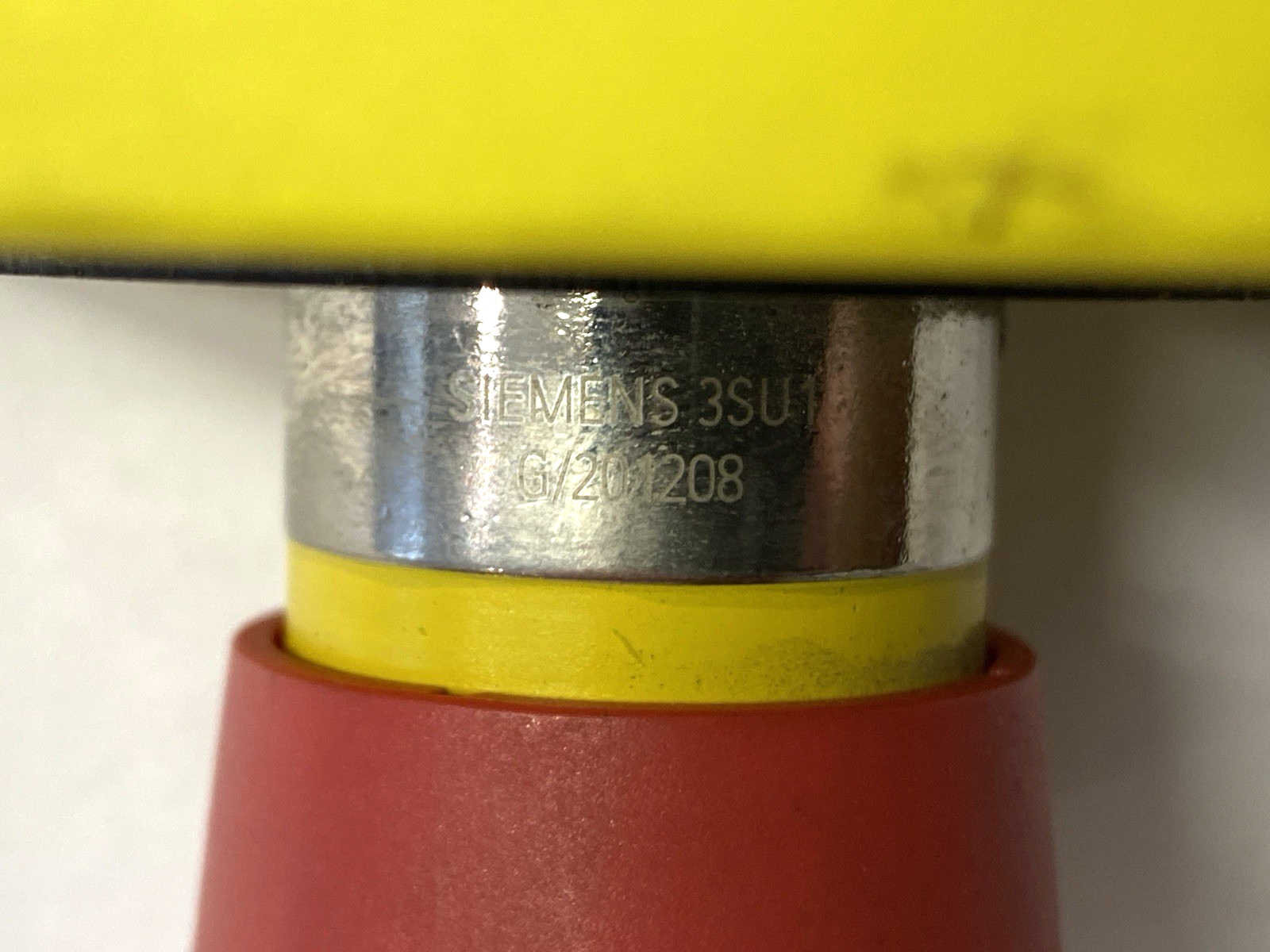 3SU1801-0NZ00 K0Y | Siemens SIRIUS ACT Plastic Emergency Stop Assembly - Used - Maverick Industrial Sales