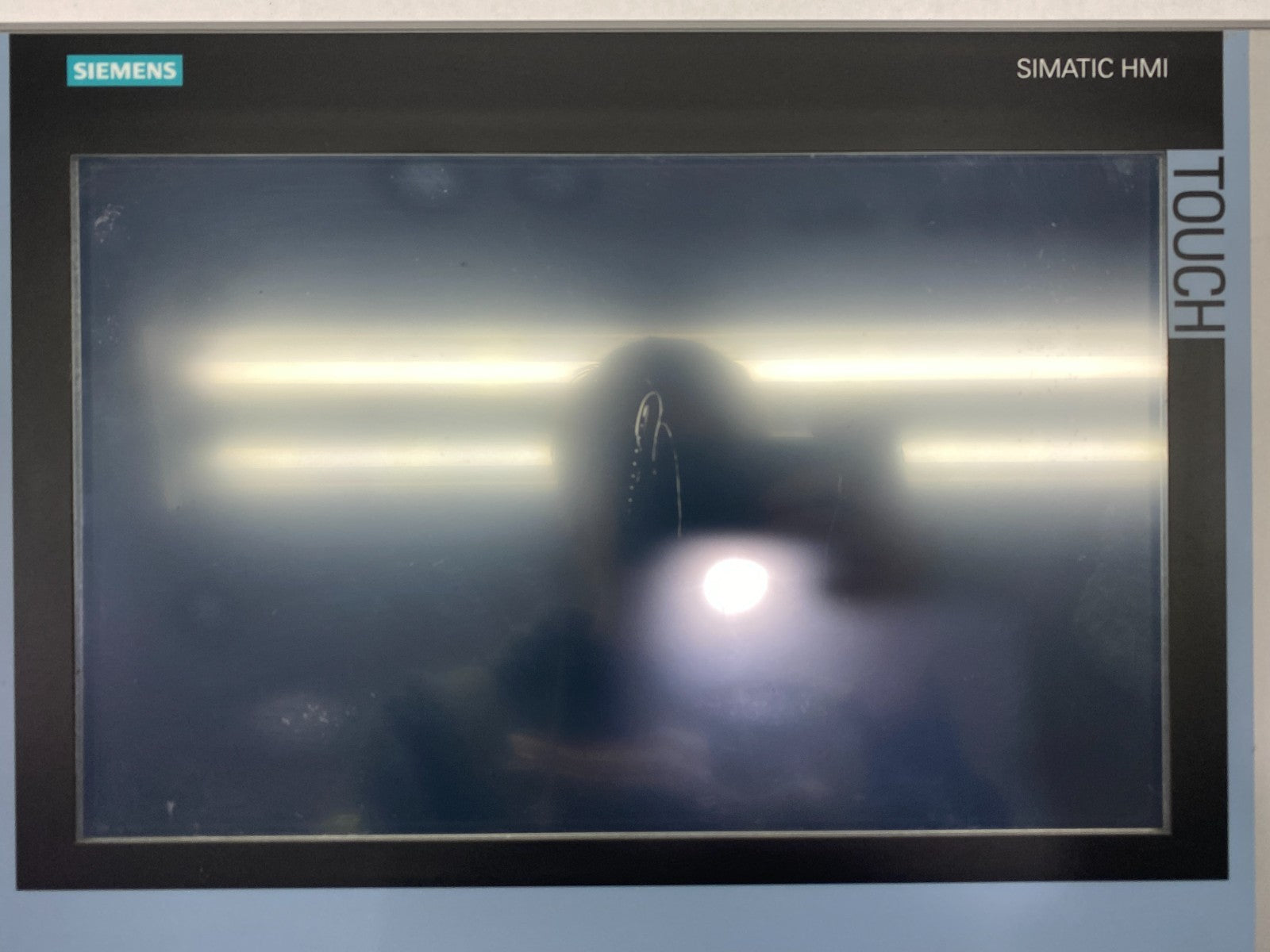 Siemens 6AV2124-0QC02-0AX1 SIMATIC HMI TP1500 Comfort Panel, 15" SMALL SCUFFS - Maverick Industrial Sales