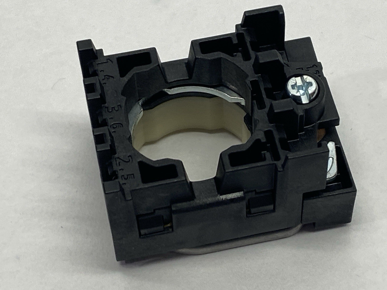 Scheugenpflug 3MTC33019 Cover Valve Plate DKM050 - Maverick Industrial Sales