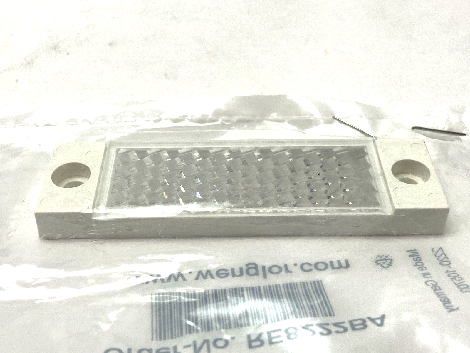 Wenglor RE8222BA Reflector - Maverick Industrial Sales