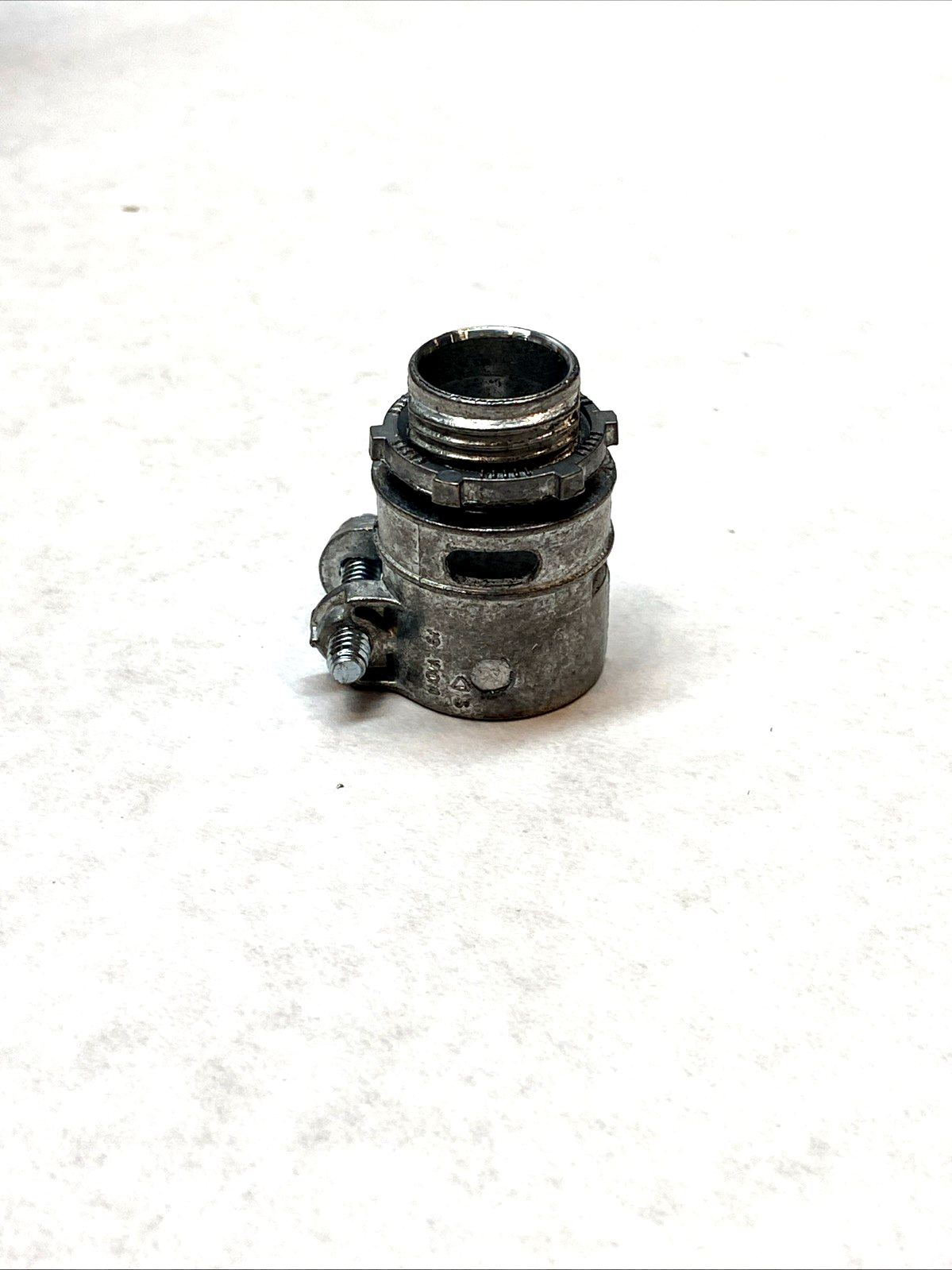 SC-50 | Emerson NEER Straight Squeeze Connector 1/2" Non-Insulated LOT OF 14 - New – Open box - Maverick Industrial Sales