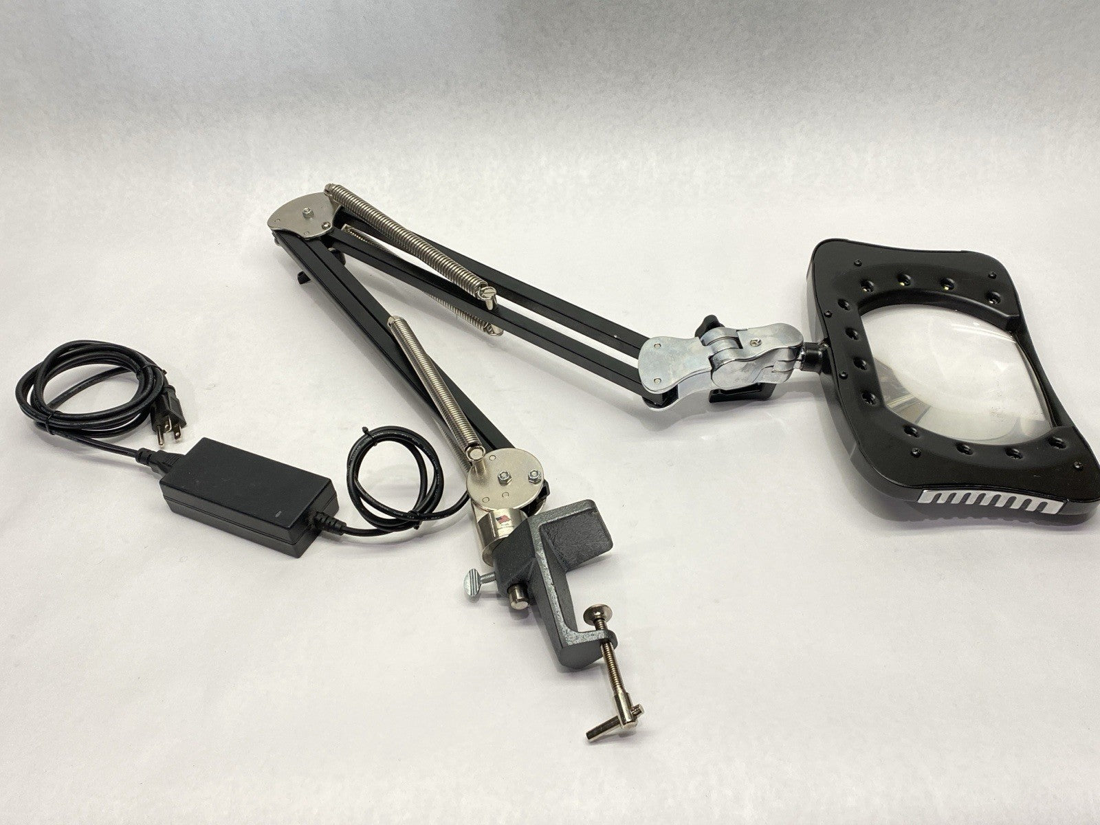 82400-4-B | O.C. White Green-Lite 7" x 5.25" Rectangle ESD Safe Magnifying Lamp - Used - Maverick Industrial Sales