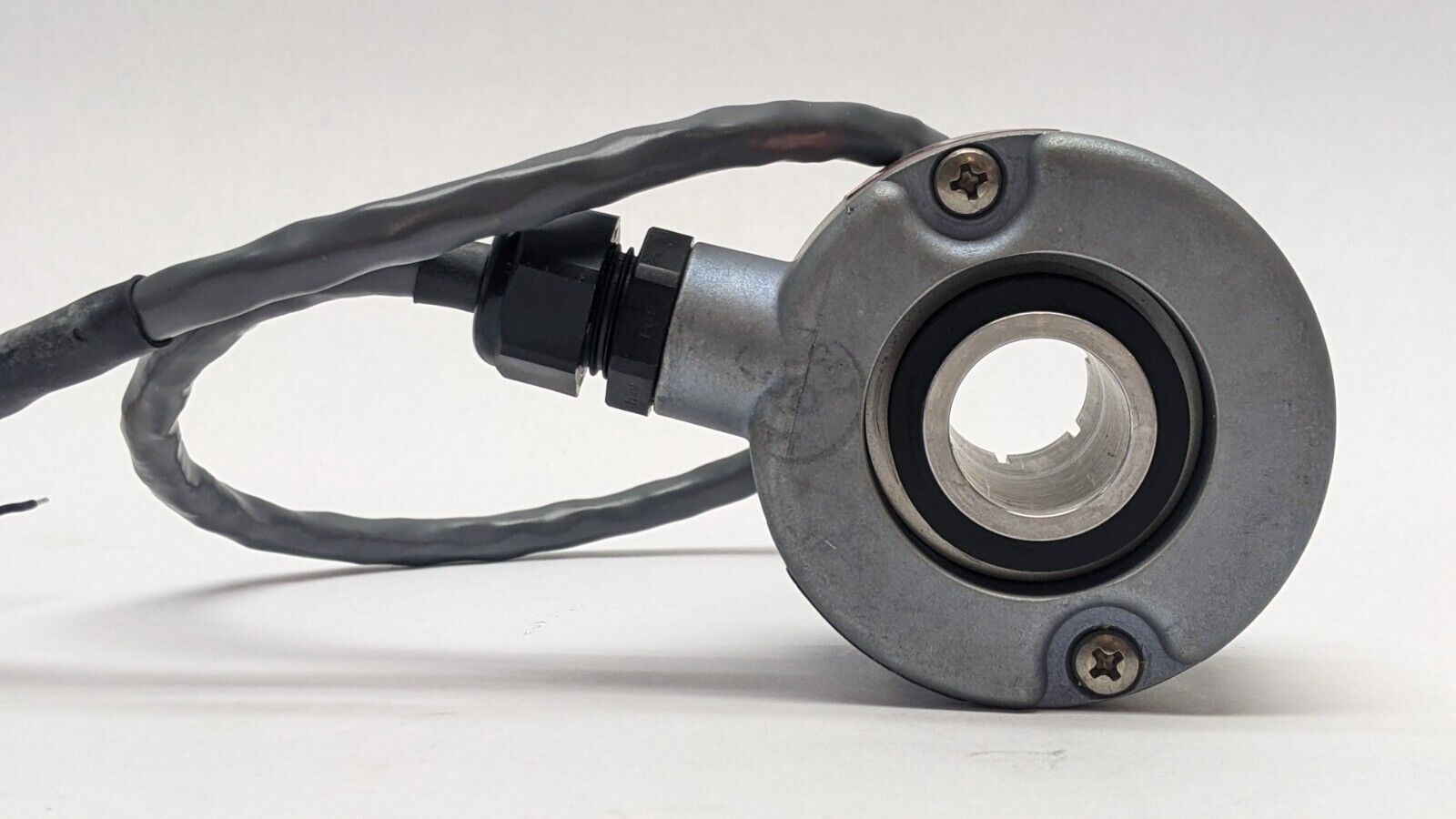 BEI 01072-417 Incremental Optical Encoder XHS25F-75-R2-SS-500-ABZC-28V/V-SCS18 - Maverick Industrial Sales