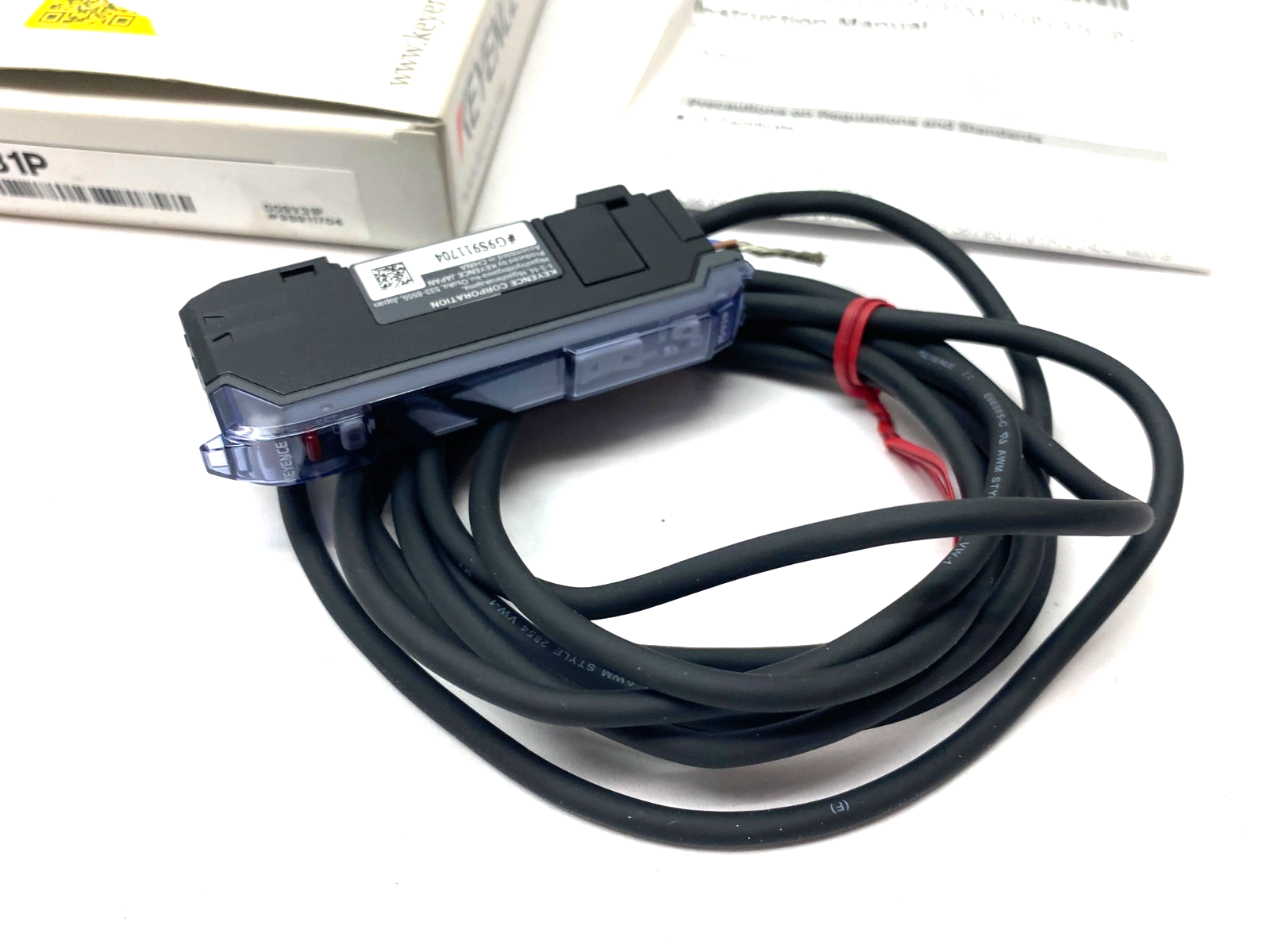 Keyence FS-V31P Digital Fiber Amplifier Main Unit, Cable Type, PNP - Maverick Industrial Sales
