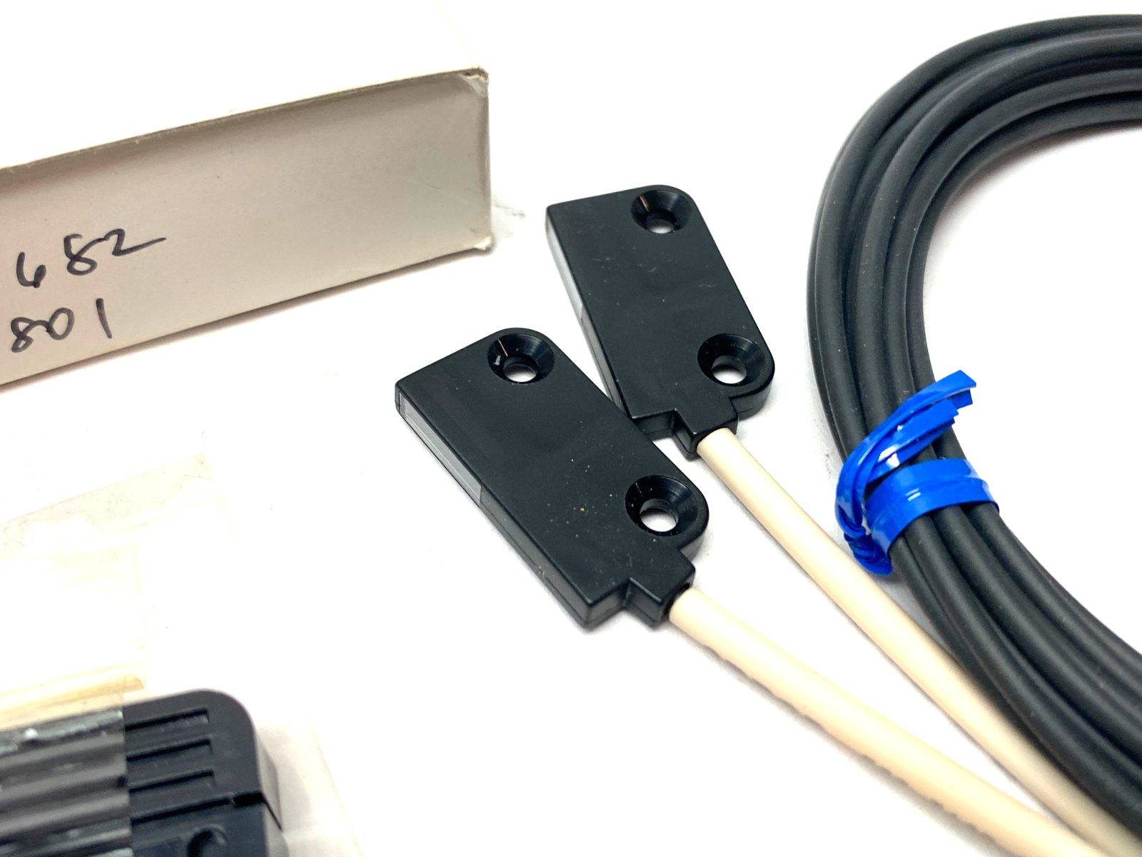 Omron E32-T16P Photoelectric Switch Fiber Unit Dual-Channel - Maverick Industrial Sales